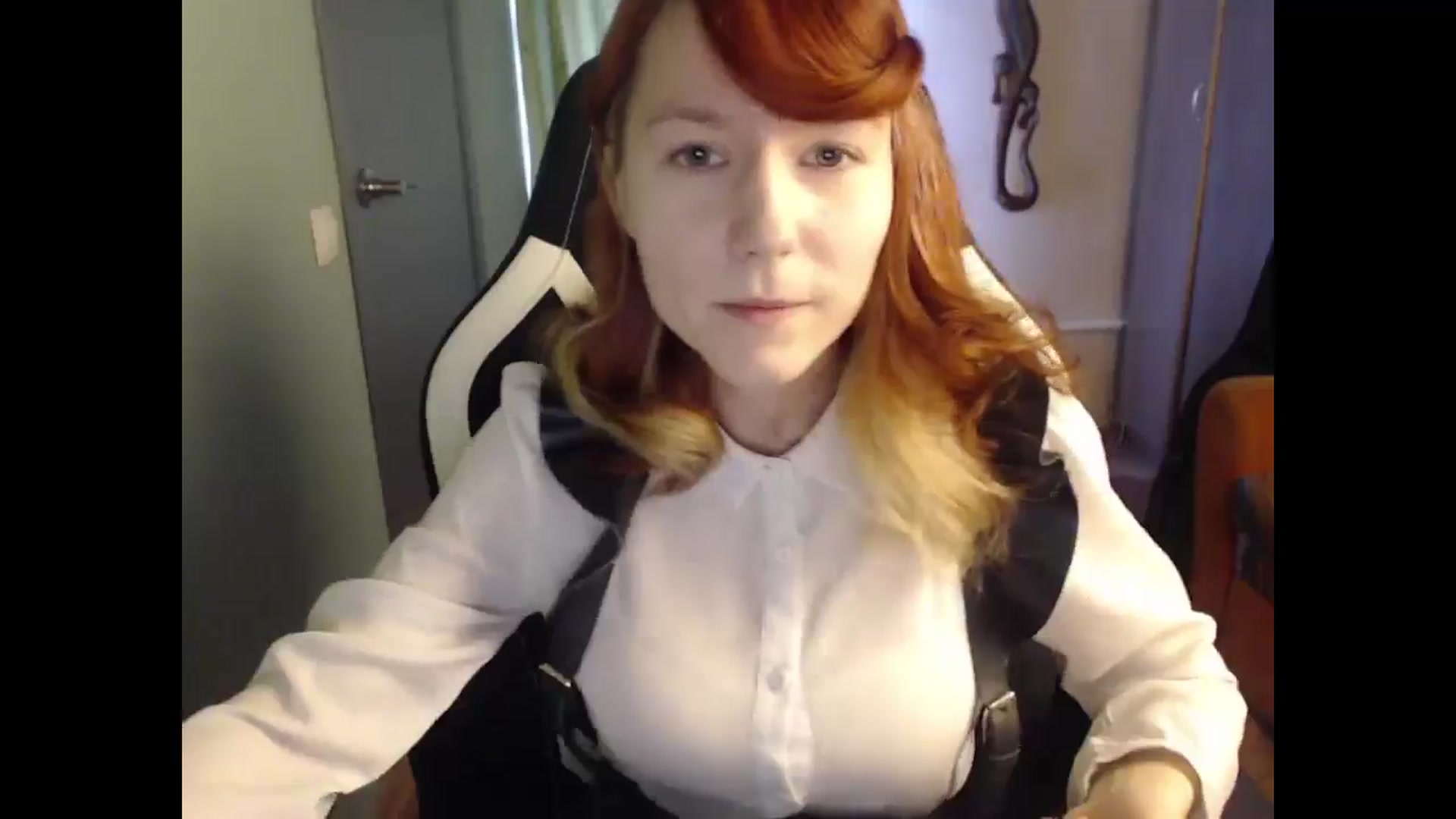 Gallery image thumbnail from NikiFoks18's myfreecams stream on, 04/18/2025, 07:27 image 16 of 20
