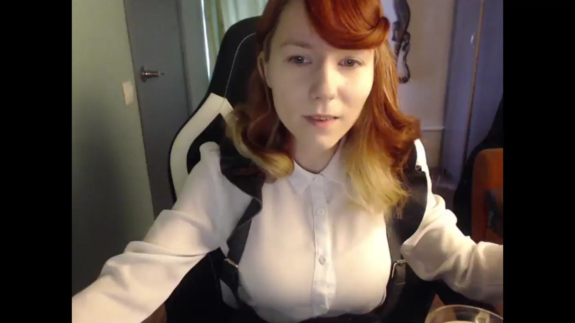 Gallery image thumbnail from NikiFoks18's myfreecams stream on, 04/18/2025, 07:27 image 12 of 20