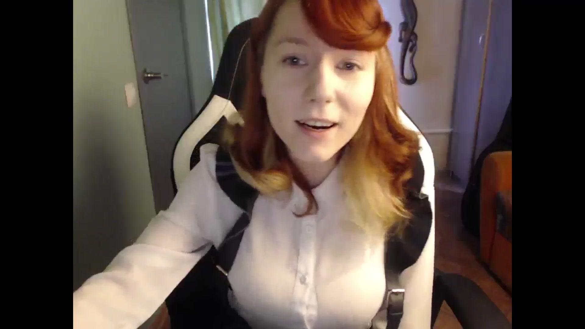 Gallery image thumbnail from NikiFoks18's myfreecams stream on, 04/18/2025, 07:27 image 8 of 20