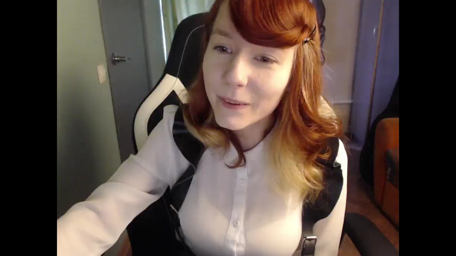 Gallery image thumbnail from NikiFoks18's myfreecams stream on, 04/18/2025, 07:27 image 7 of 20