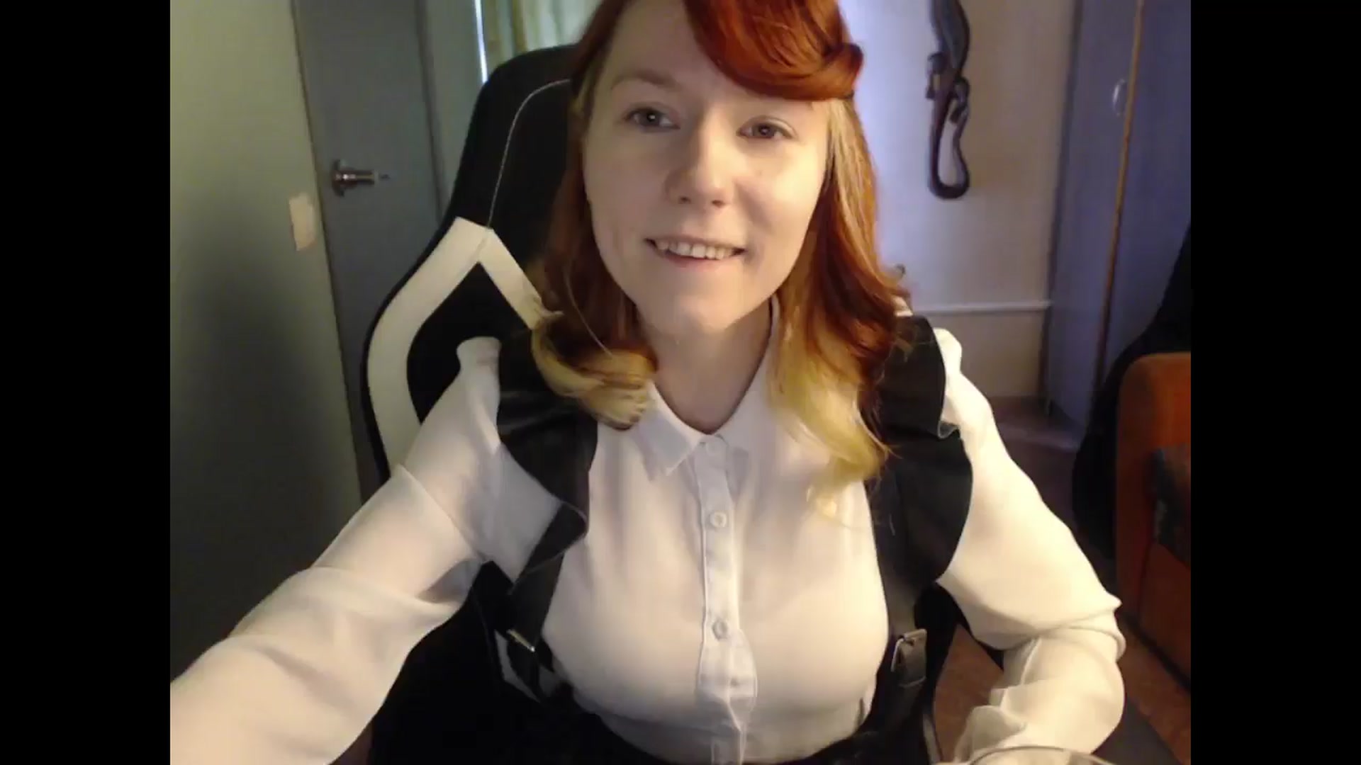 Gallery image thumbnail from NikiFoks18's myfreecams stream on, 04/18/2025, 09:06 image 14 of 20