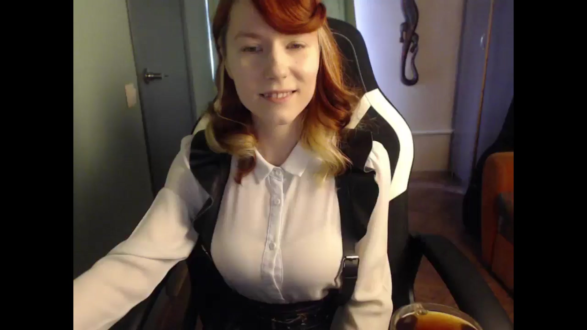 Gallery image thumbnail from NikiFoks18's myfreecams stream on, 04/18/2025, 09:06 image 1 of 20