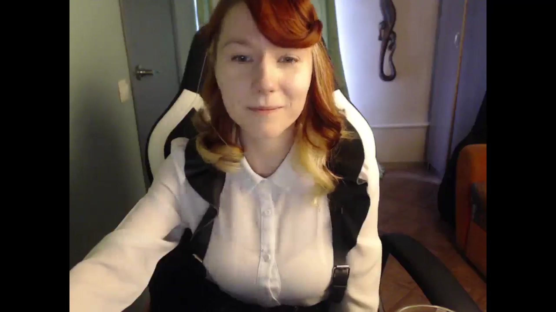 Gallery image thumbnail from NikiFoks18's myfreecams stream on, 04/18/2025, 09:06 image 13 of 20