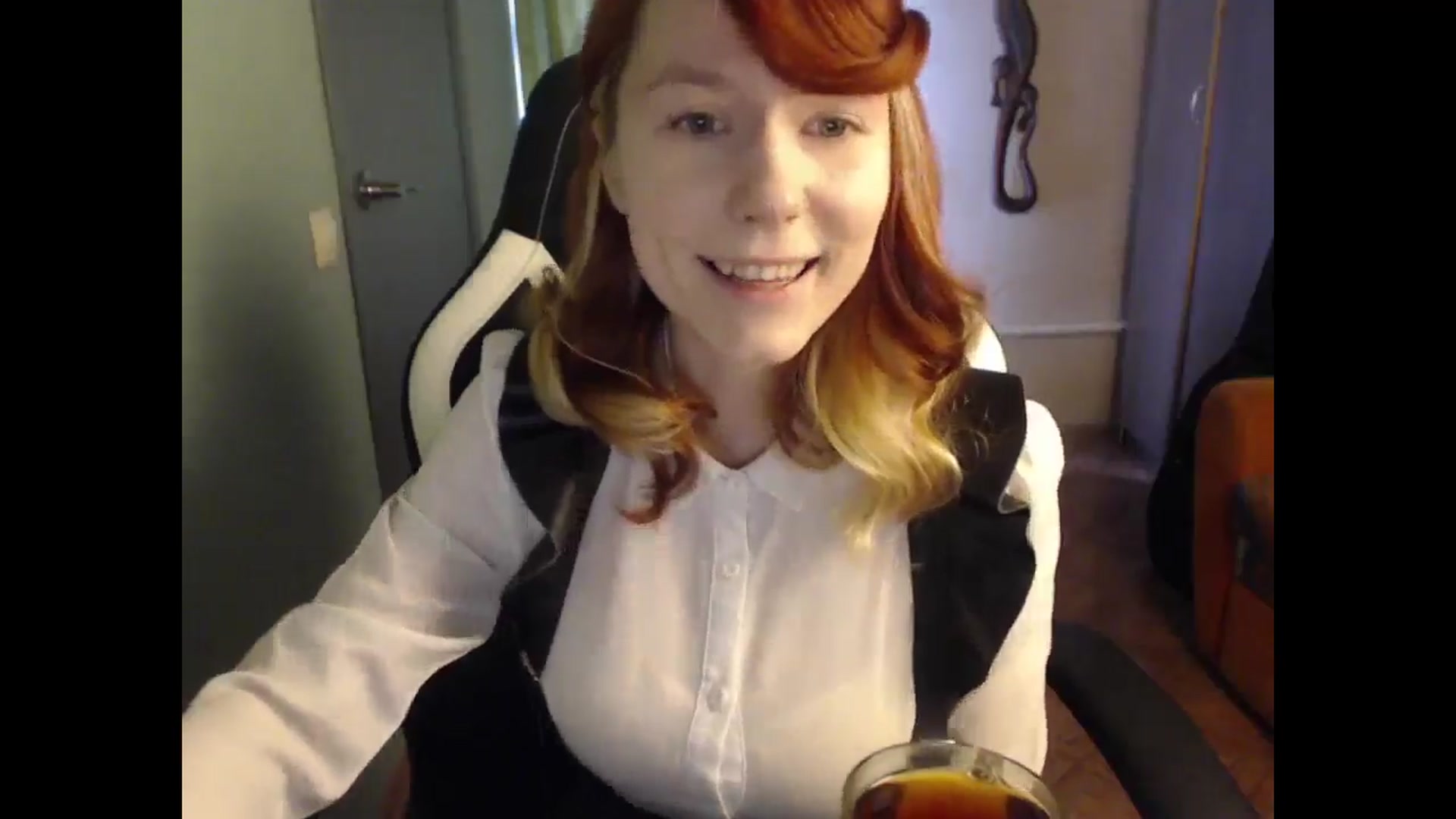 Gallery image thumbnail from NikiFoks18's myfreecams stream on, 04/18/2025, 09:06 image 5 of 20