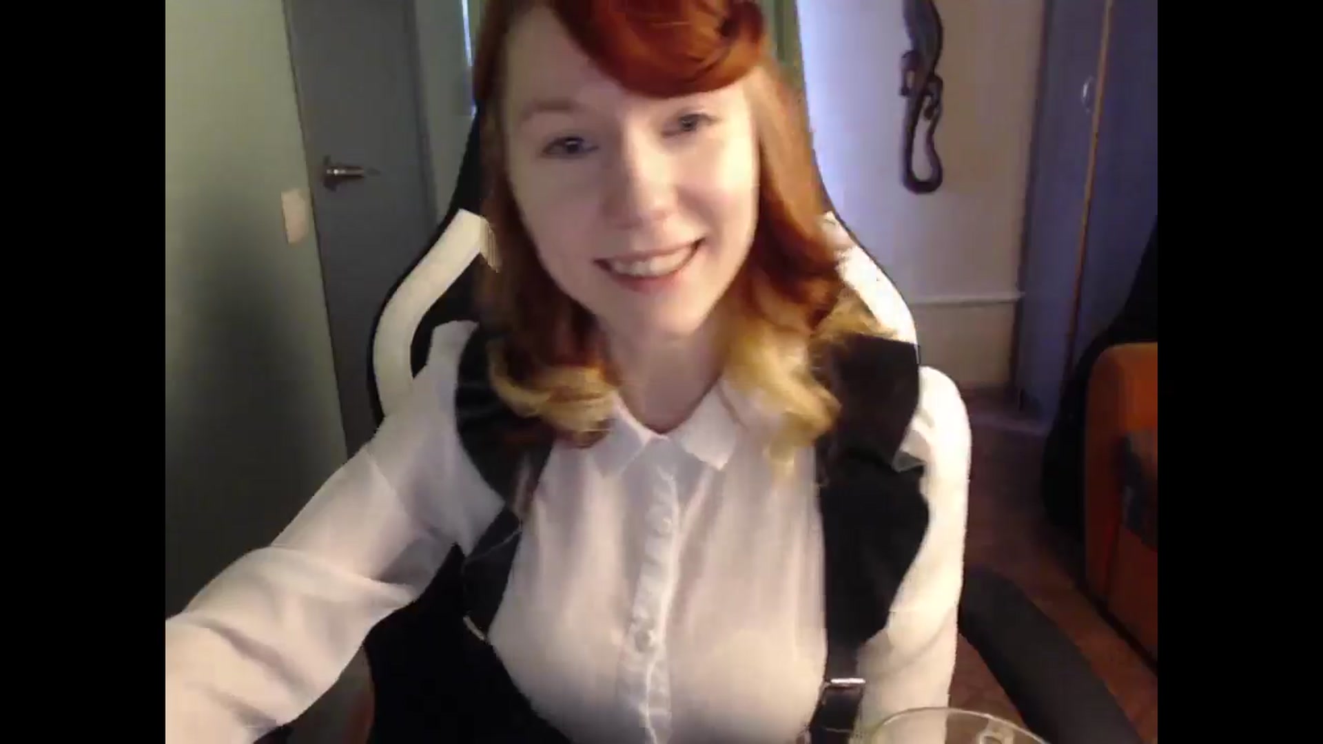 Gallery image thumbnail from NikiFoks18's myfreecams stream on, 04/18/2025, 09:06 image 17 of 20