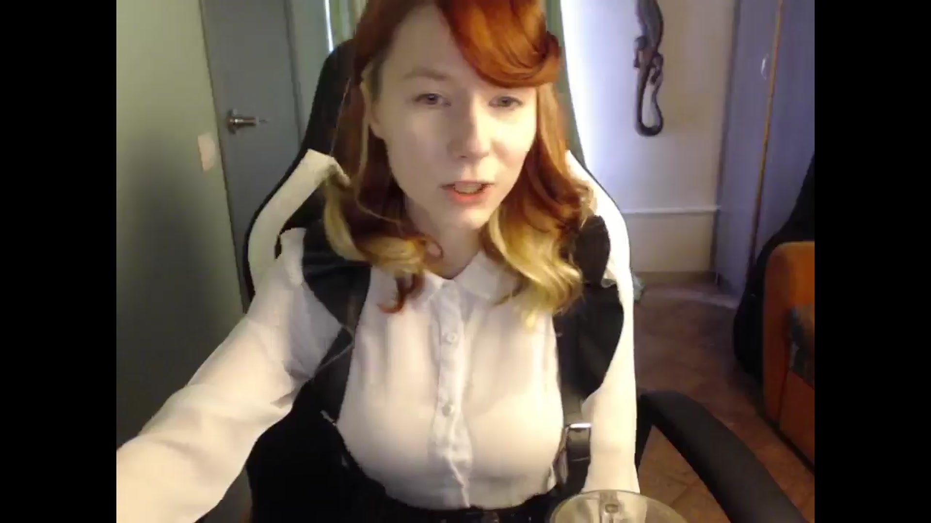 Gallery image thumbnail from NikiFoks18's myfreecams stream on, 04/18/2025, 09:06 image 8 of 20