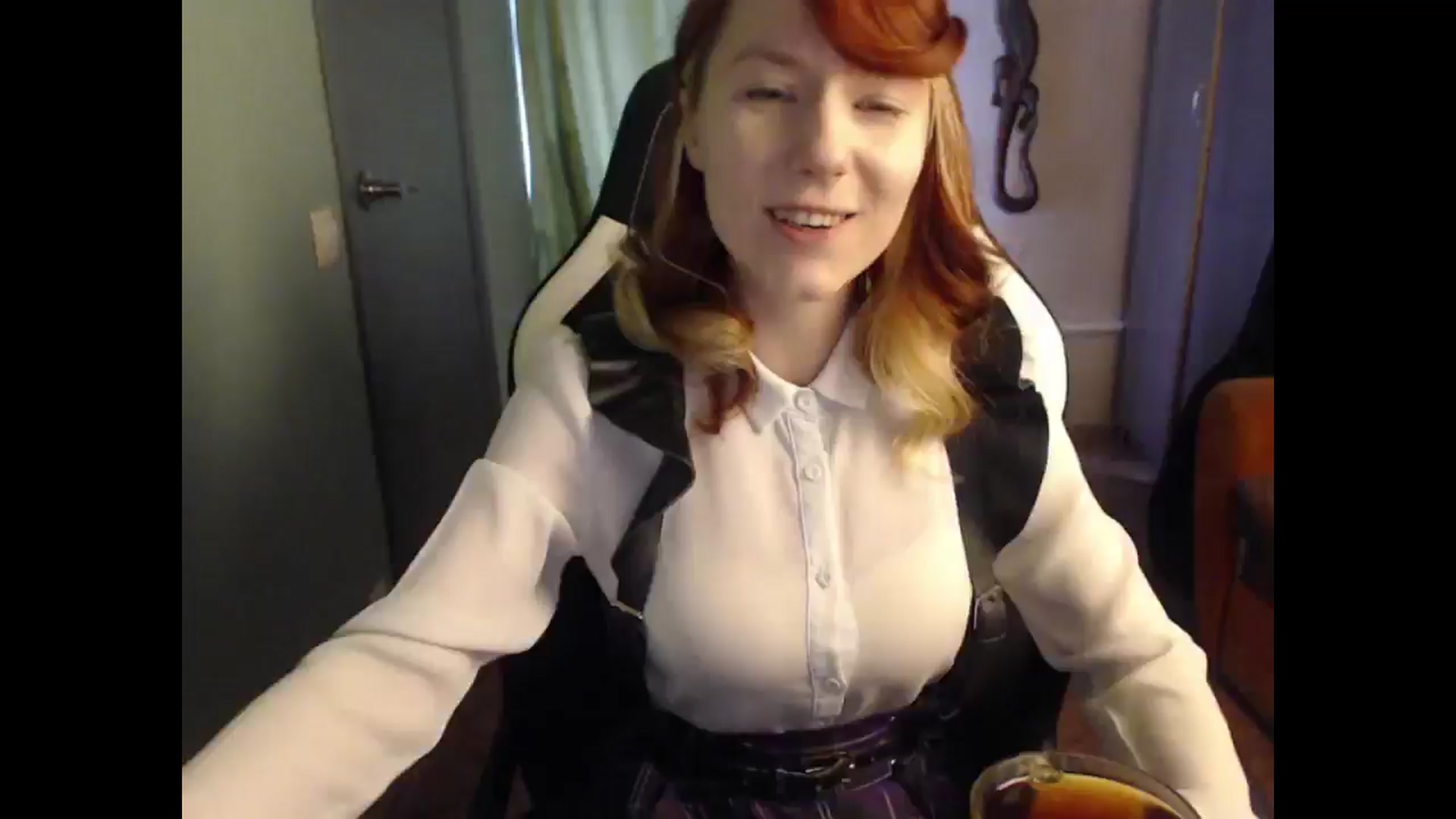 Gallery image thumbnail from NikiFoks18's myfreecams stream on, 04/18/2025, 09:06 image 3 of 20
