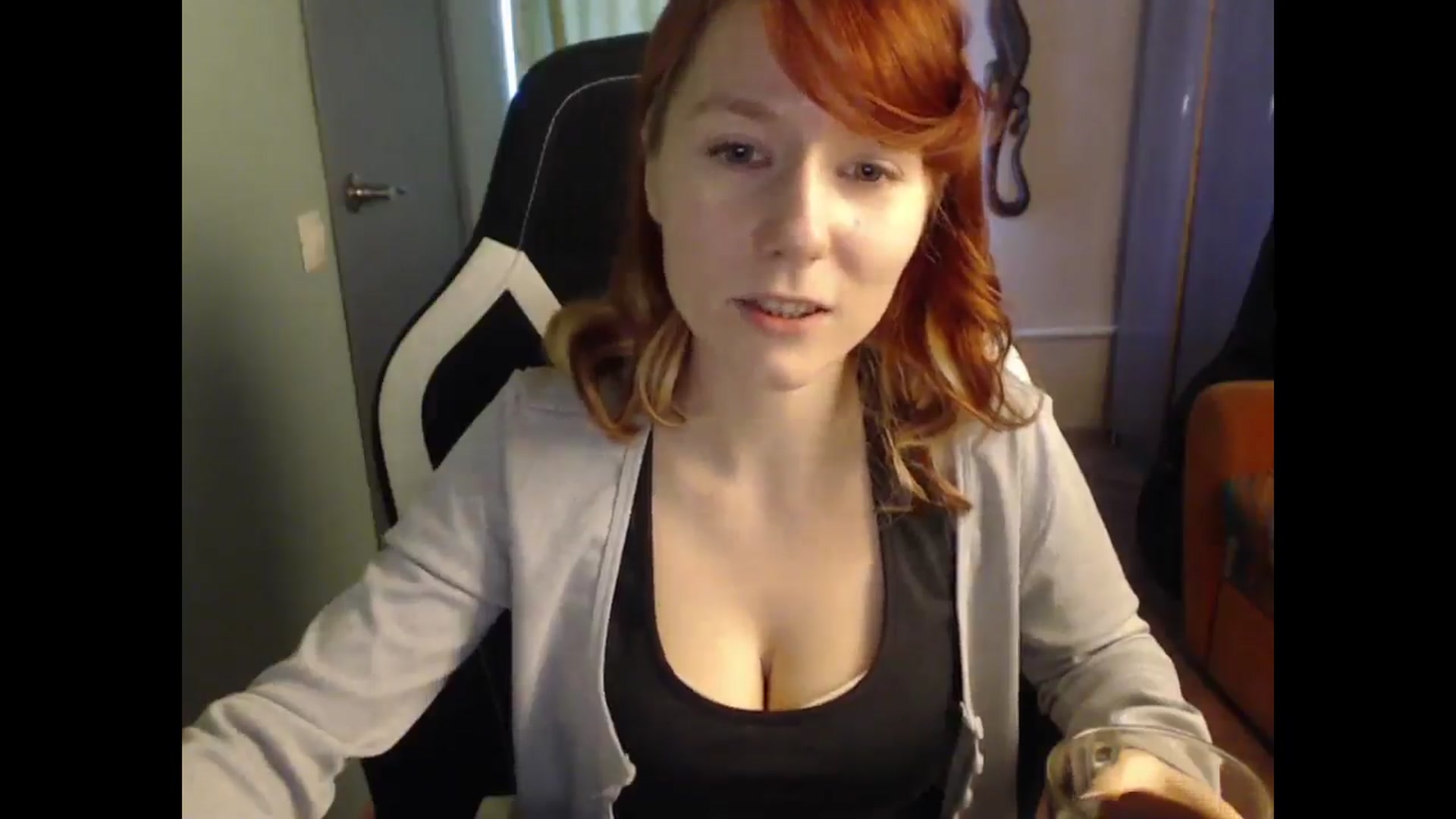Gallery image thumbnail from NikiFoks18's myfreecams stream on, 04/19/2025, 08:46 image 18 of 20