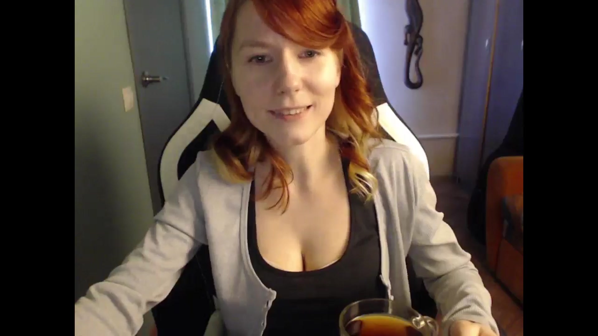 Gallery image thumbnail from NikiFoks18's myfreecams stream on, 04/19/2025, 08:46 image 6 of 20