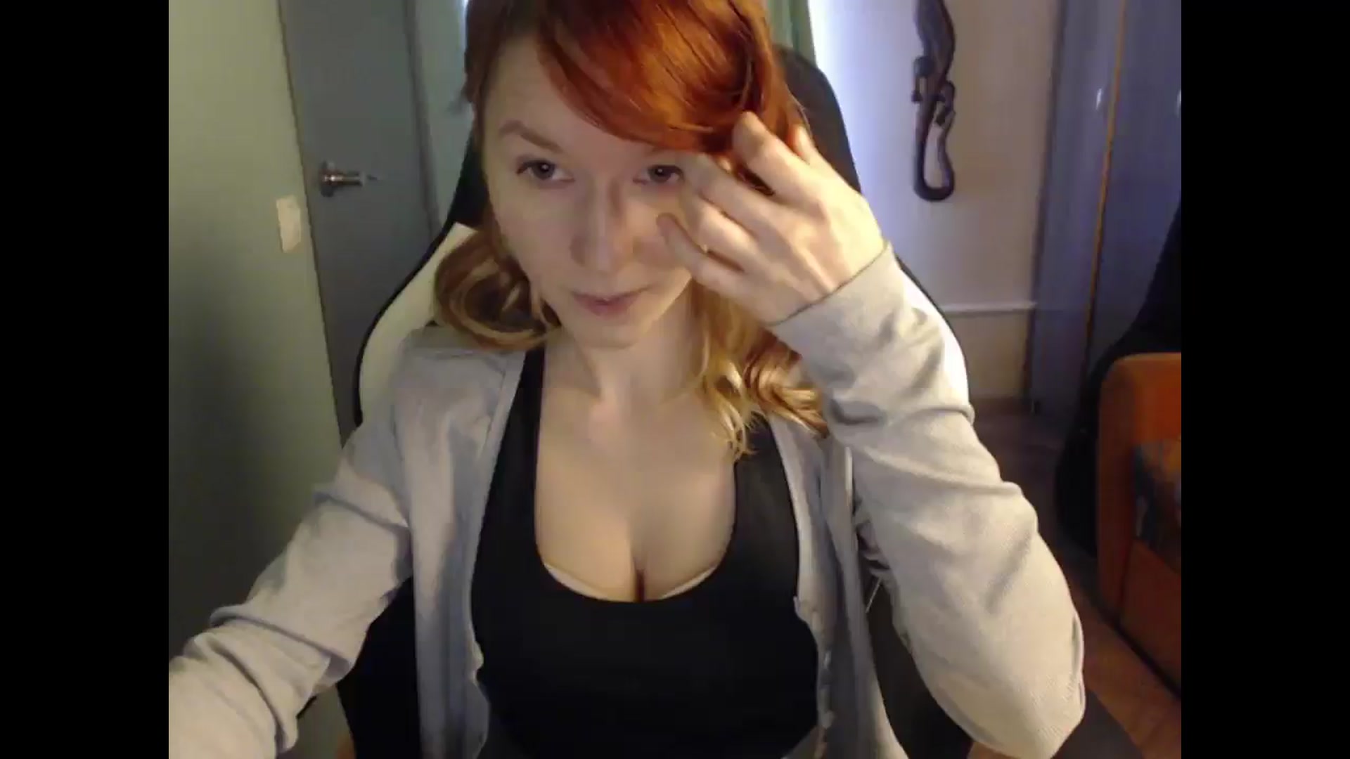 Gallery image thumbnail from NikiFoks18's myfreecams stream on, 04/19/2025, 08:46 image 10 of 20