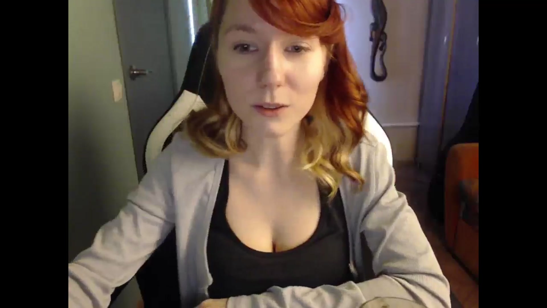 Gallery image thumbnail from NikiFoks18's myfreecams stream on, 04/19/2025, 08:46 image 12 of 20
