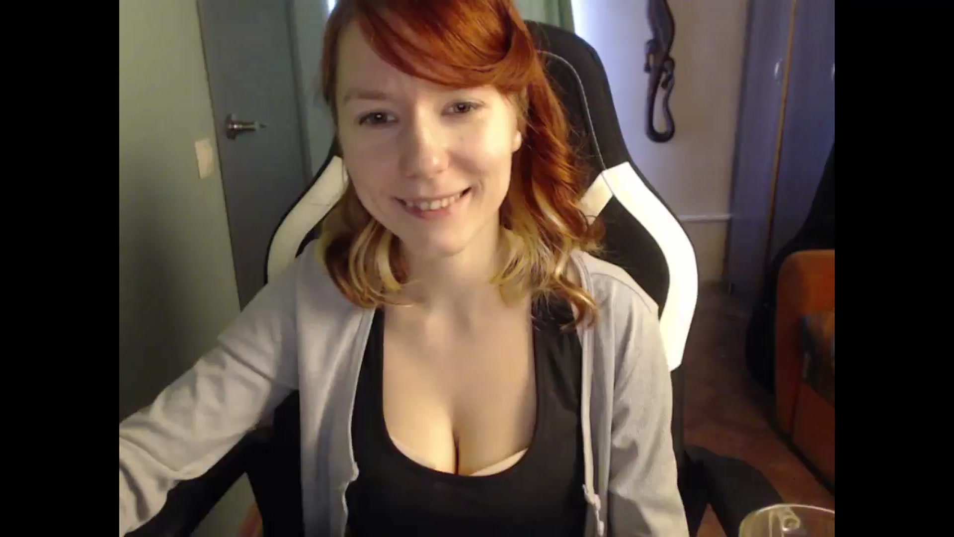 Gallery image thumbnail from NikiFoks18's myfreecams stream on, 04/19/2025, 08:46 image 20 of 20