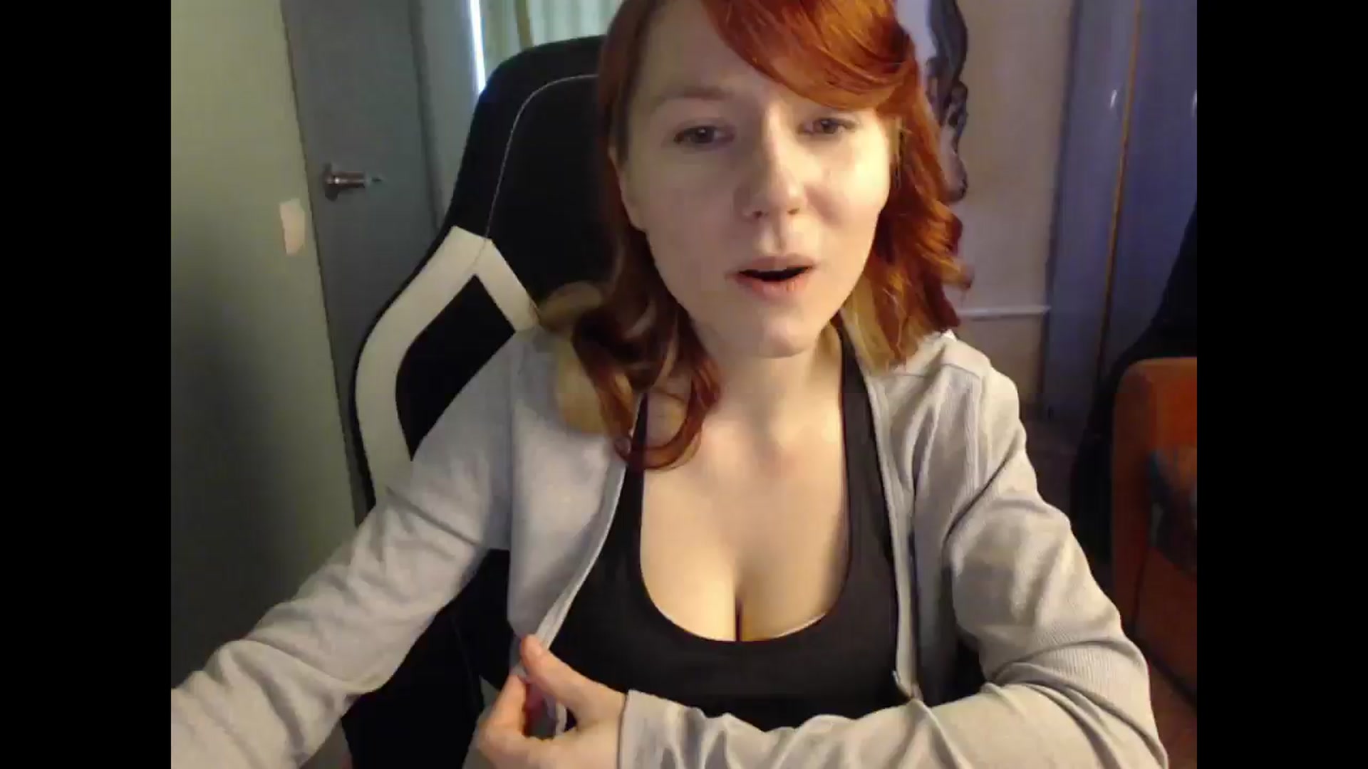 Gallery image thumbnail from NikiFoks18's myfreecams stream on, 04/19/2025, 08:46 image 3 of 20