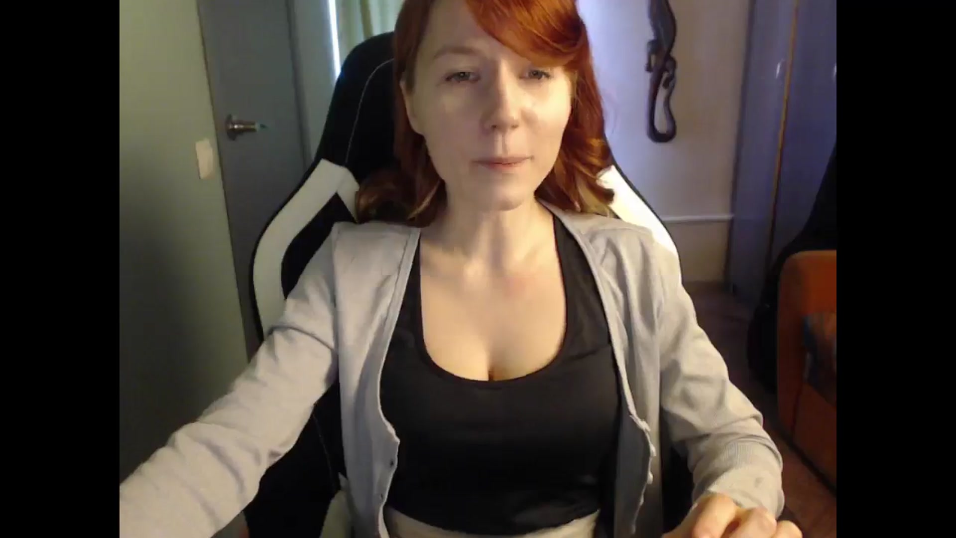 Gallery image thumbnail from NikiFoks18's myfreecams stream on, 04/19/2025, 08:46 image 2 of 20