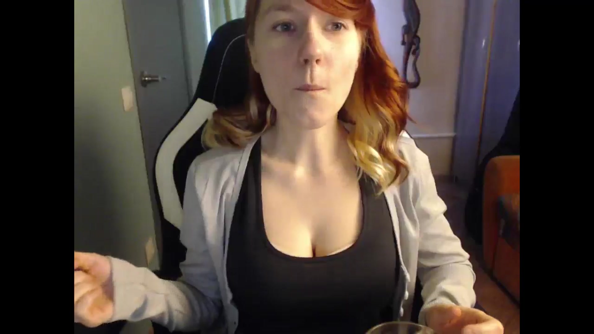 Gallery image thumbnail from NikiFoks18's myfreecams stream on, 04/19/2025, 08:46 image 9 of 20