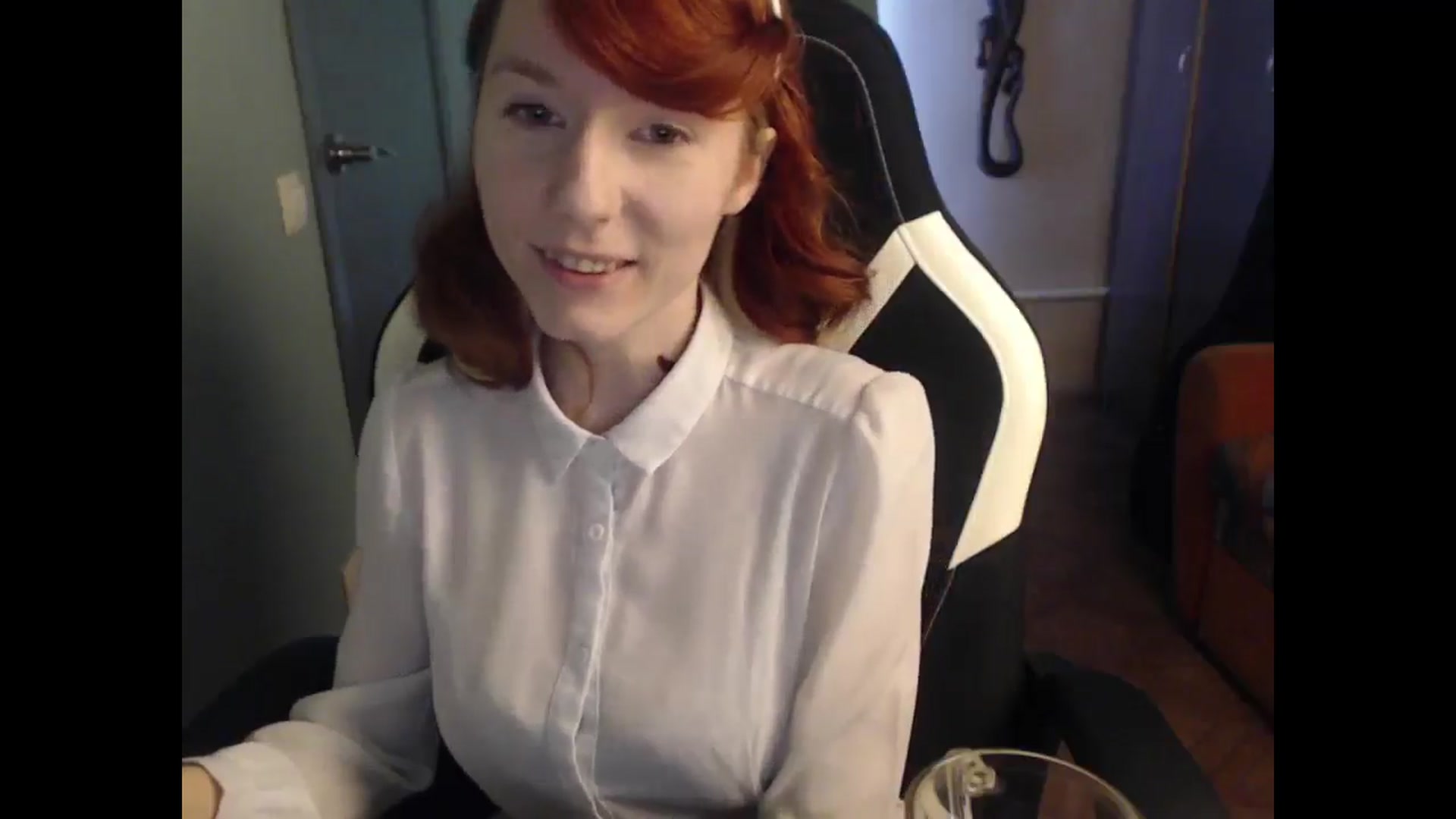 Gallery image thumbnail from NikiFoks18's myfreecams stream on, 04/21/2025, 07:08 image 10 of 20