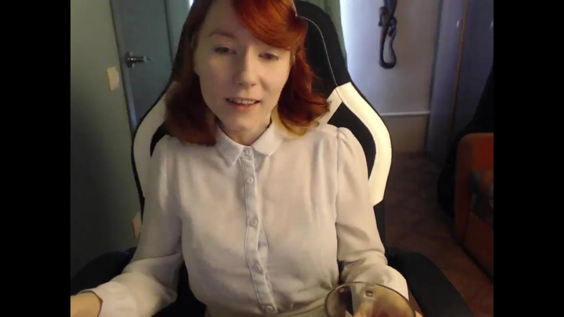 Gallery image thumbnail from NikiFoks18's myfreecams stream on, 04/21/2025, 07:08 image 13 of 20