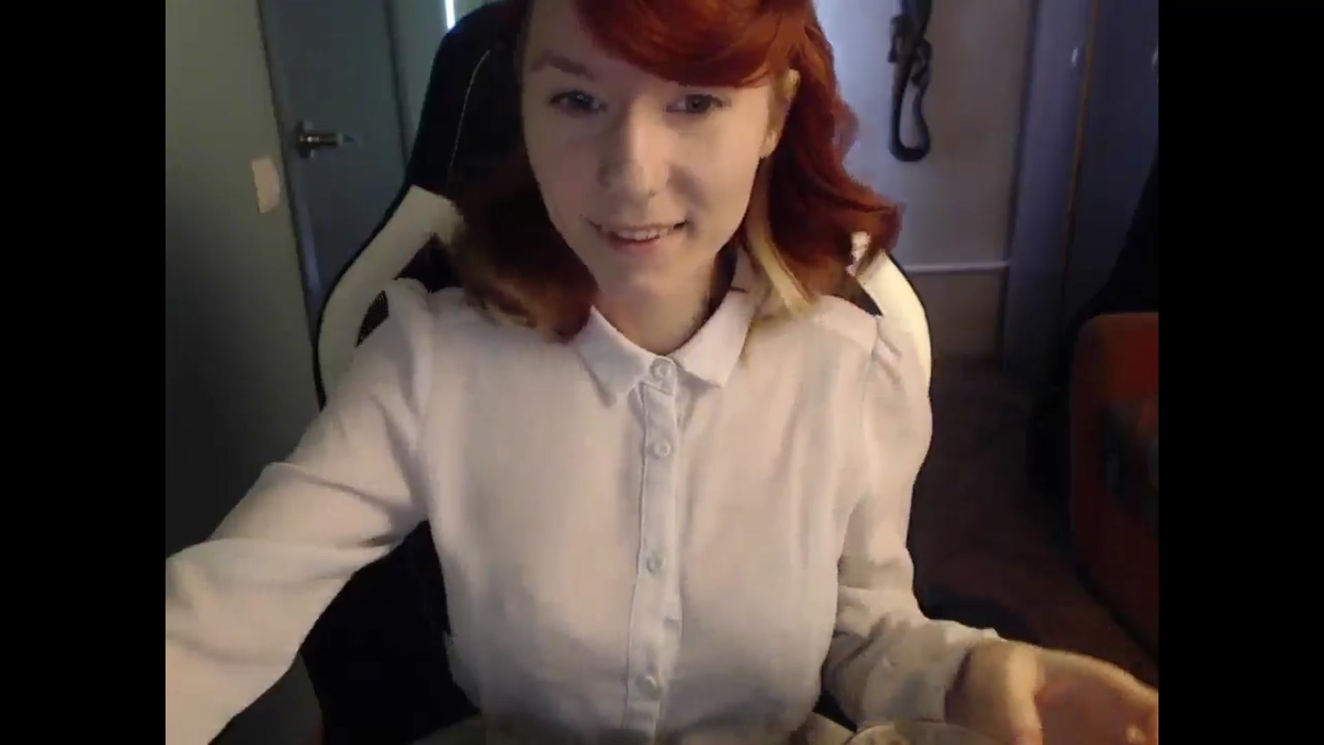 Gallery image thumbnail from NikiFoks18's myfreecams stream on, 04/21/2025, 07:08 image 15 of 20