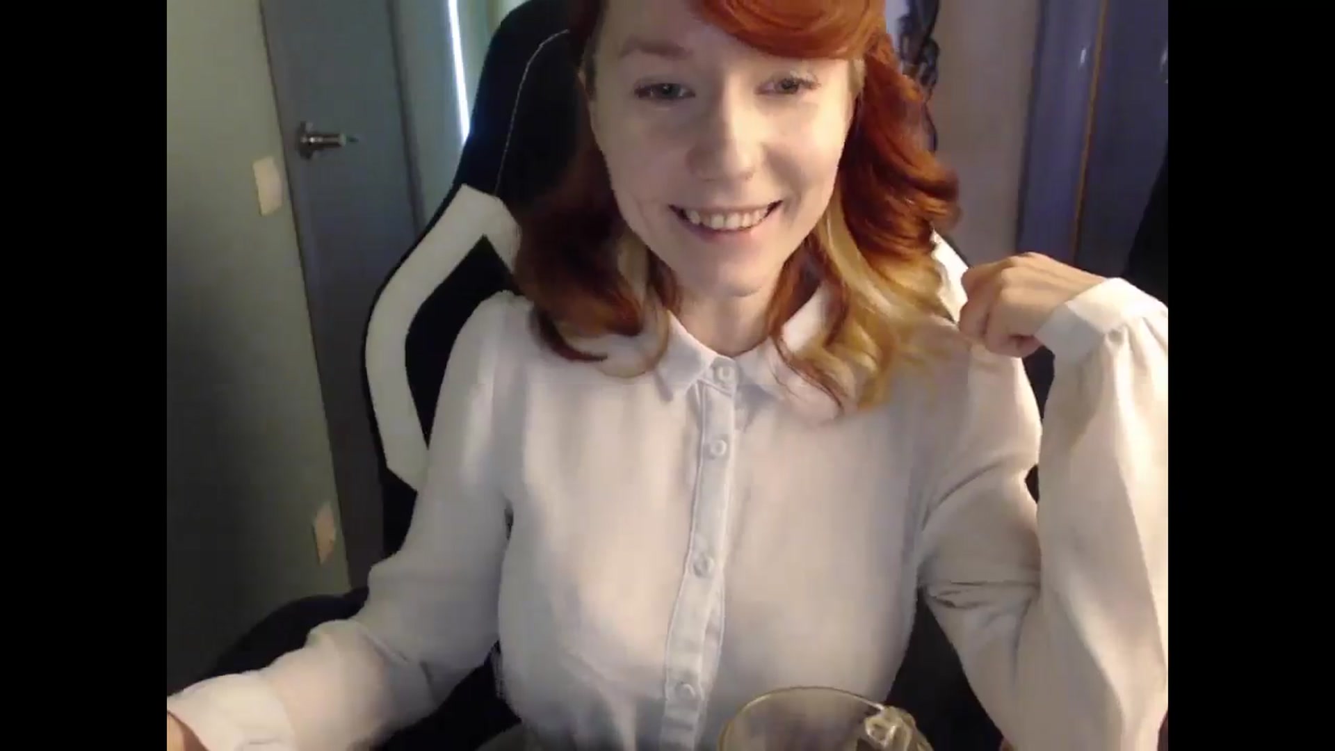 Gallery image thumbnail from NikiFoks18's myfreecams stream on, 04/21/2025, 08:51 image 9 of 20