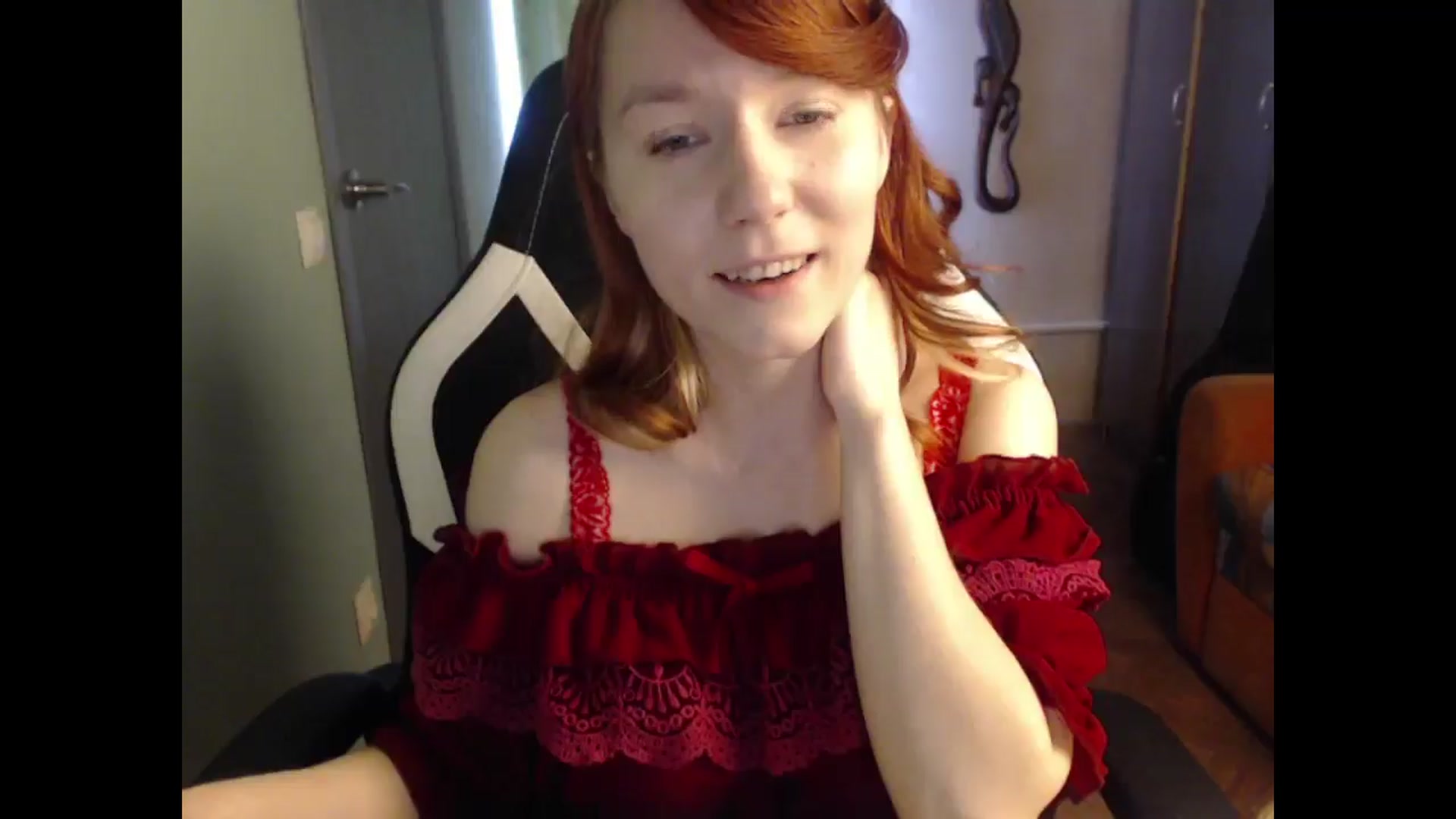 Gallery image thumbnail from NikiFoks18's myfreecams stream on, 04/24/2025, 09:00 image 16 of 20