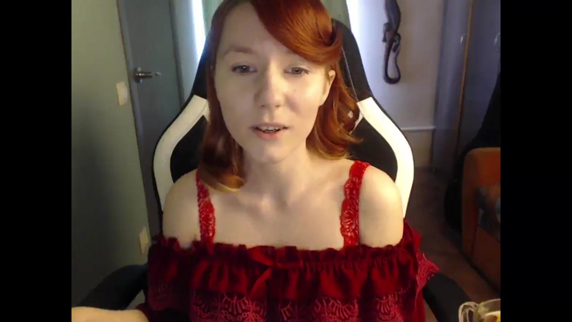 Gallery image thumbnail from NikiFoks18's myfreecams stream on, 04/24/2025, 09:00 image 2 of 20