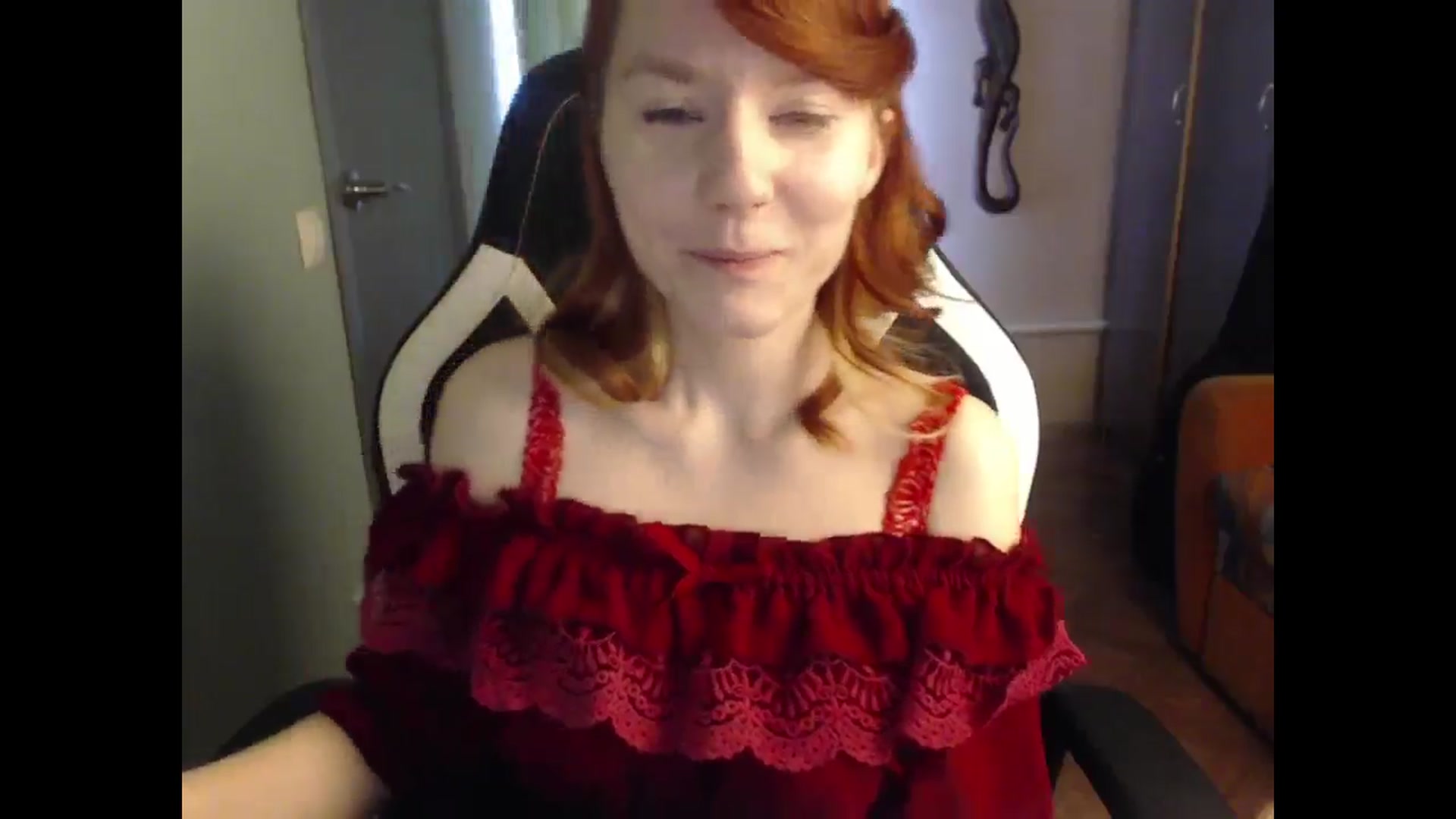 Gallery image thumbnail from NikiFoks18's myfreecams stream on, 04/24/2025, 09:00 image 15 of 20