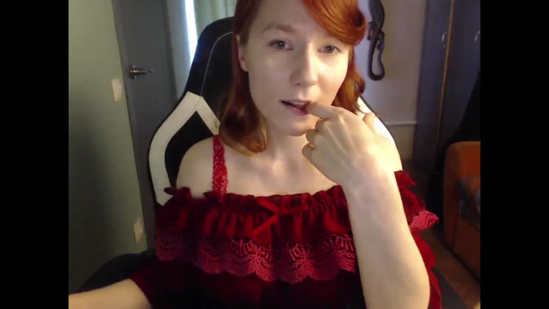 Gallery image thumbnail from NikiFoks18's myfreecams stream on, 04/24/2025, 09:00 image 13 of 20