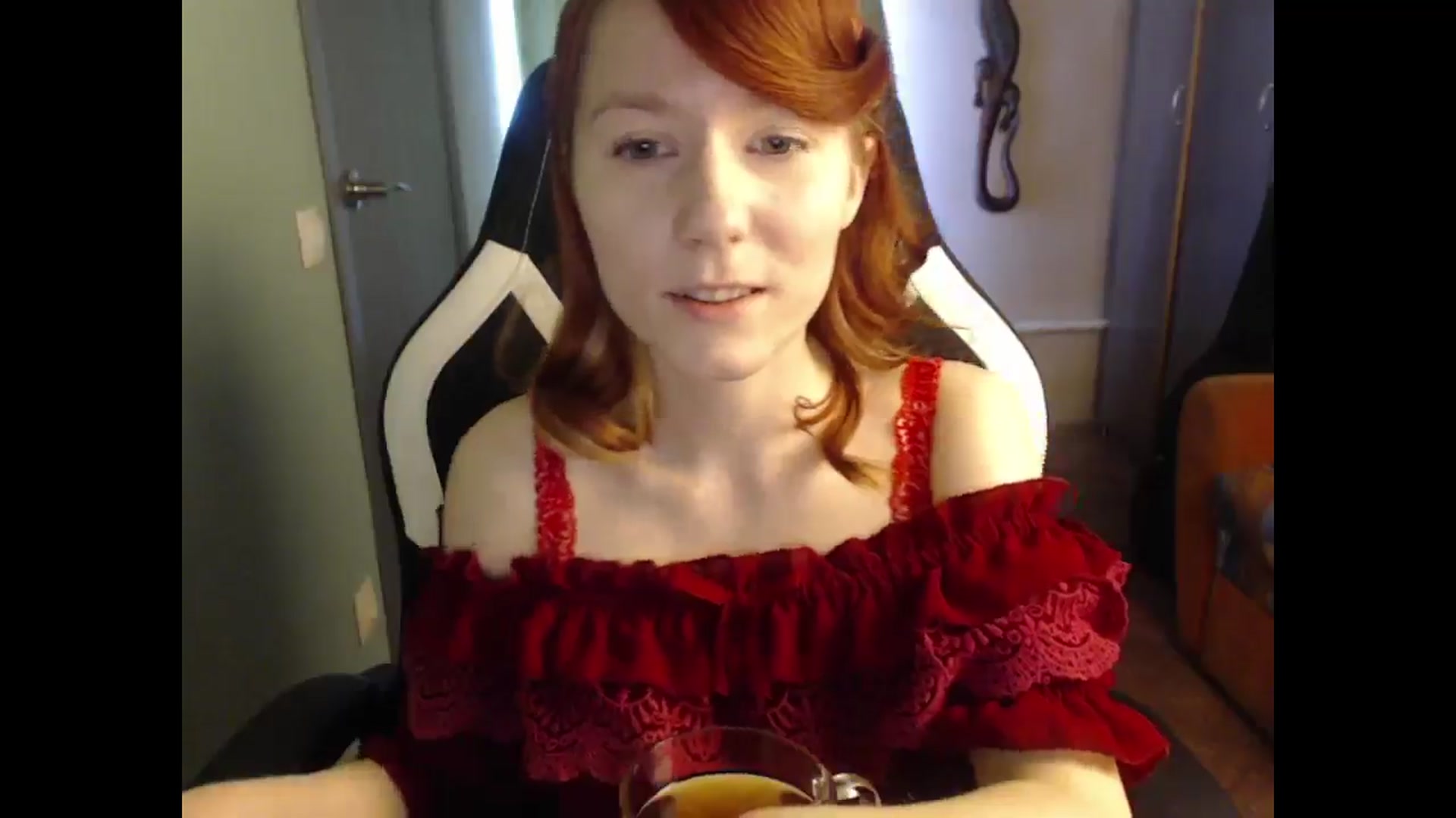Gallery image thumbnail from NikiFoks18's myfreecams stream on, 04/24/2025, 09:00 image 10 of 20