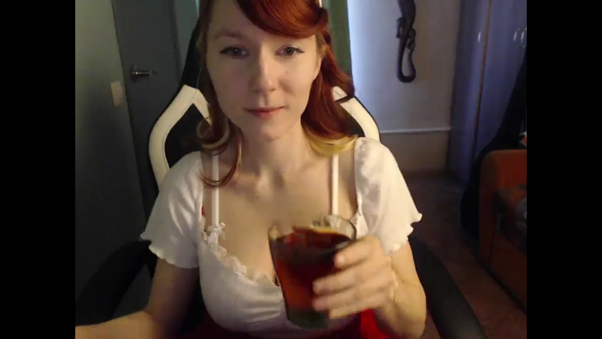 Gallery image thumbnail from NikiFoks18's myfreecams stream on, 04/26/2025, 08:47 image 13 of 20