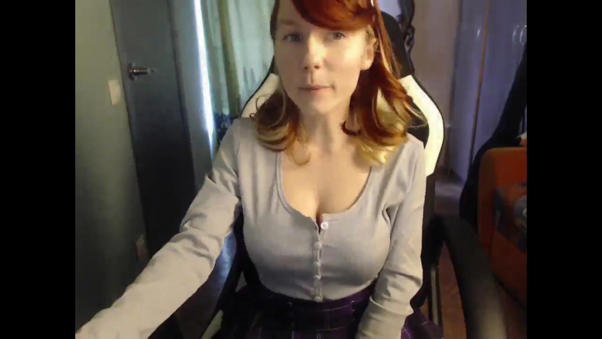 Gallery image thumbnail from NikiFoks18's myfreecams stream on, 04/27/2025, 09:02 image 13 of 20