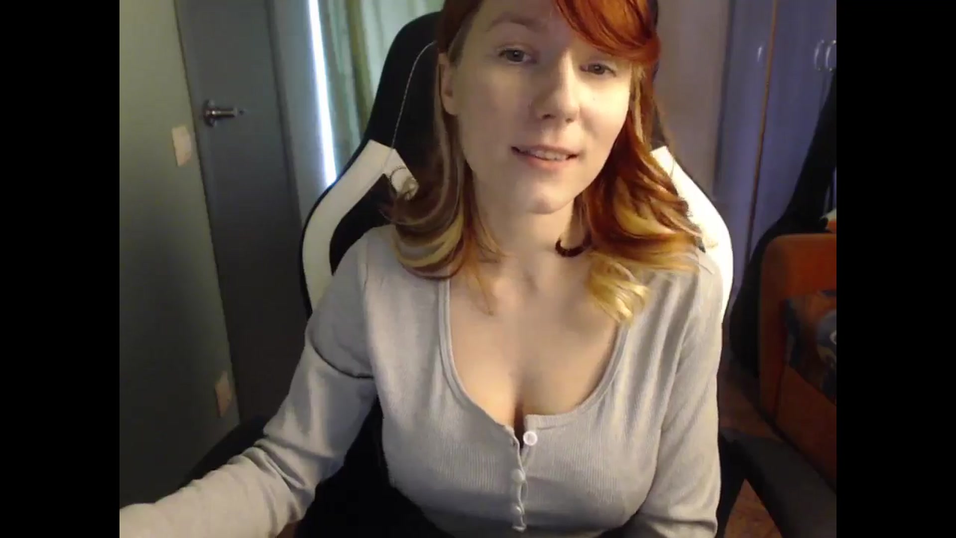 Gallery image thumbnail from NikiFoks18's myfreecams stream on, 04/27/2025, 09:02 image 17 of 20
