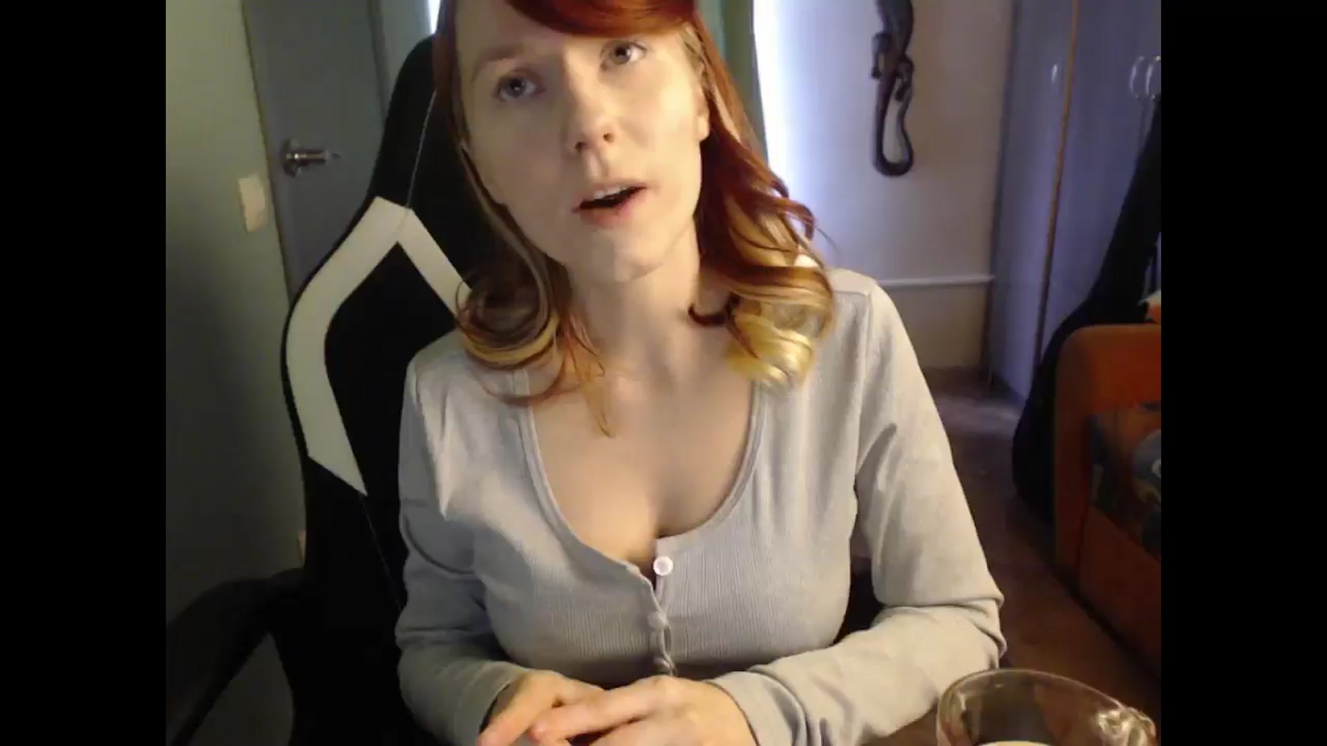 Gallery image thumbnail from NikiFoks18's myfreecams stream on, 04/27/2025, 09:02 image 6 of 20