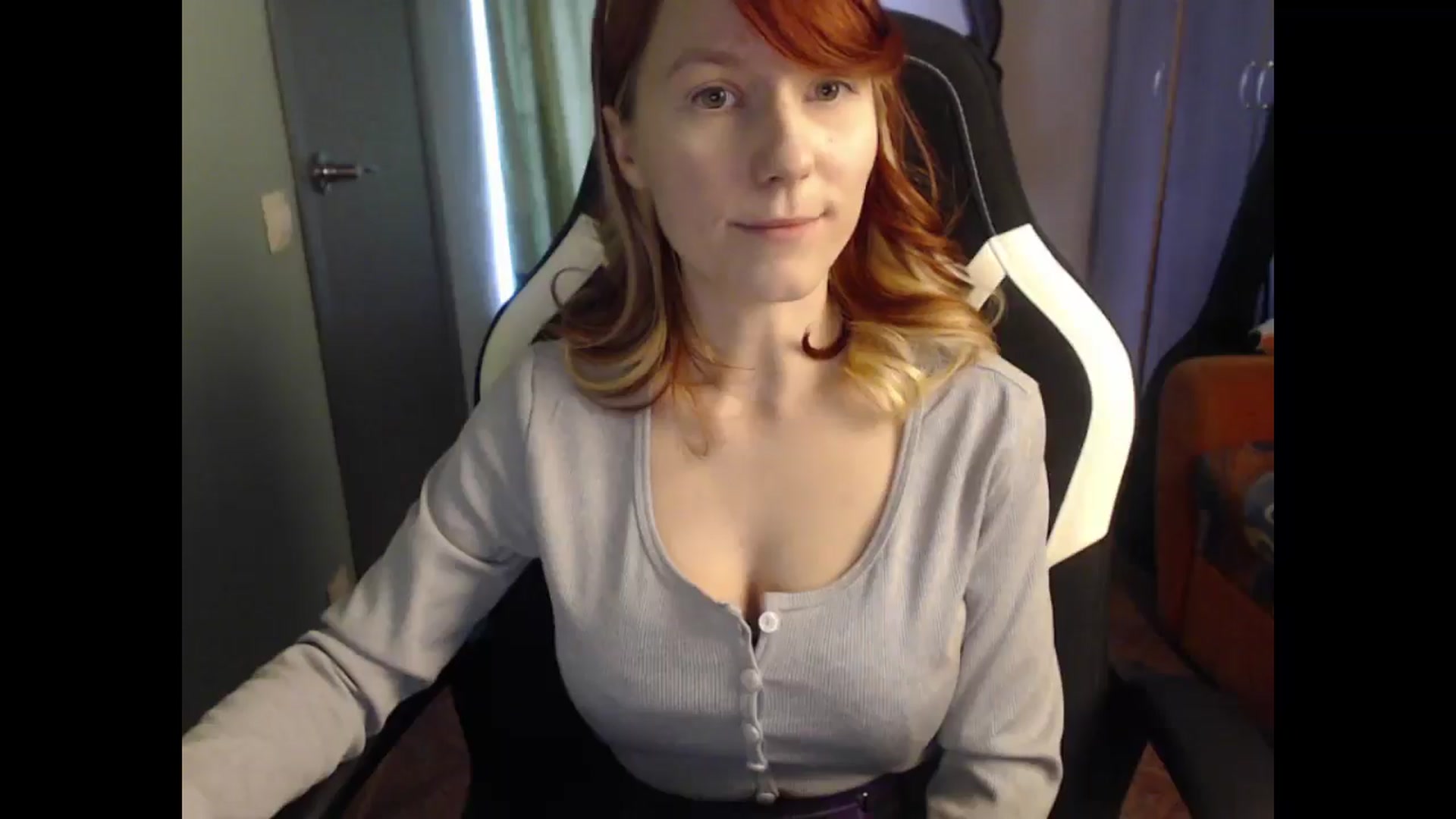 Gallery image thumbnail from NikiFoks18's myfreecams stream on, 04/27/2025, 09:02 image 16 of 20