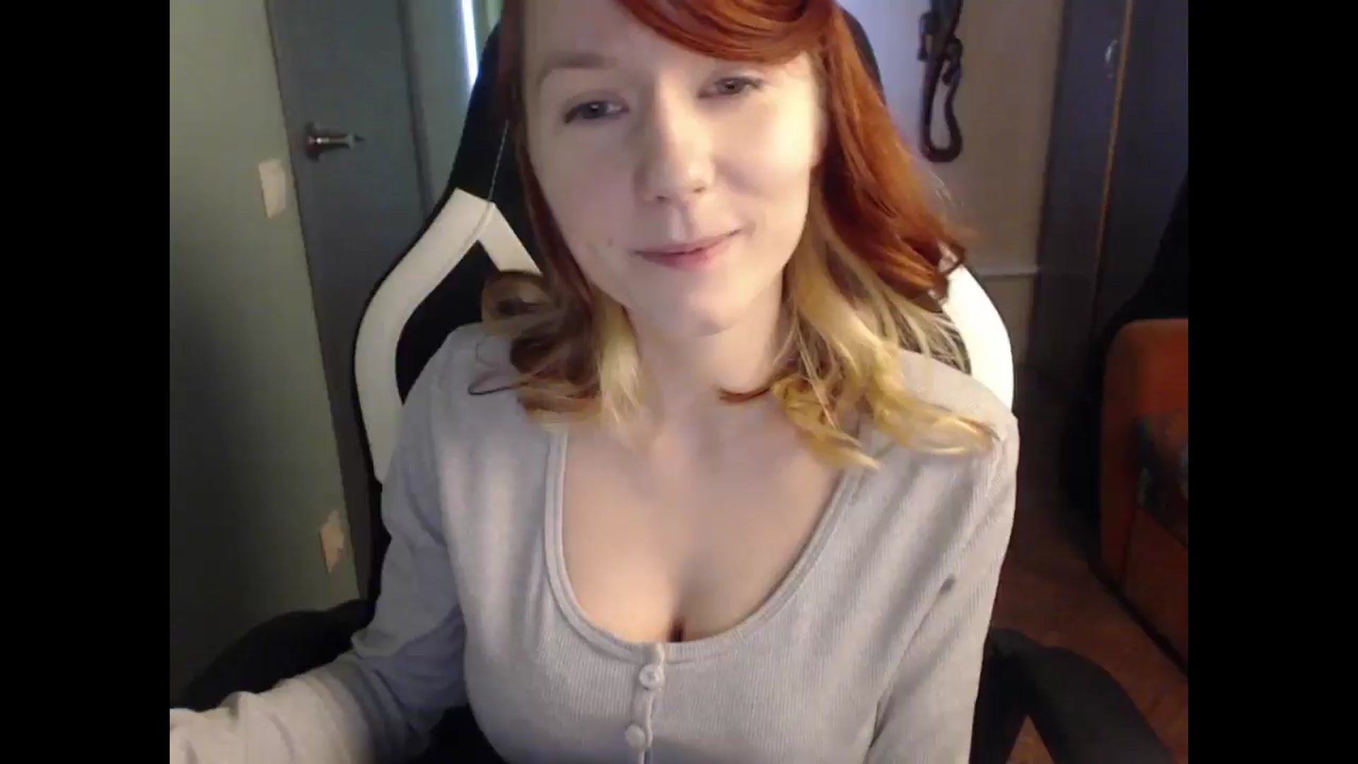 Gallery image thumbnail from NikiFoks18's myfreecams stream on, 04/28/2025, 07:22 image 1 of 20