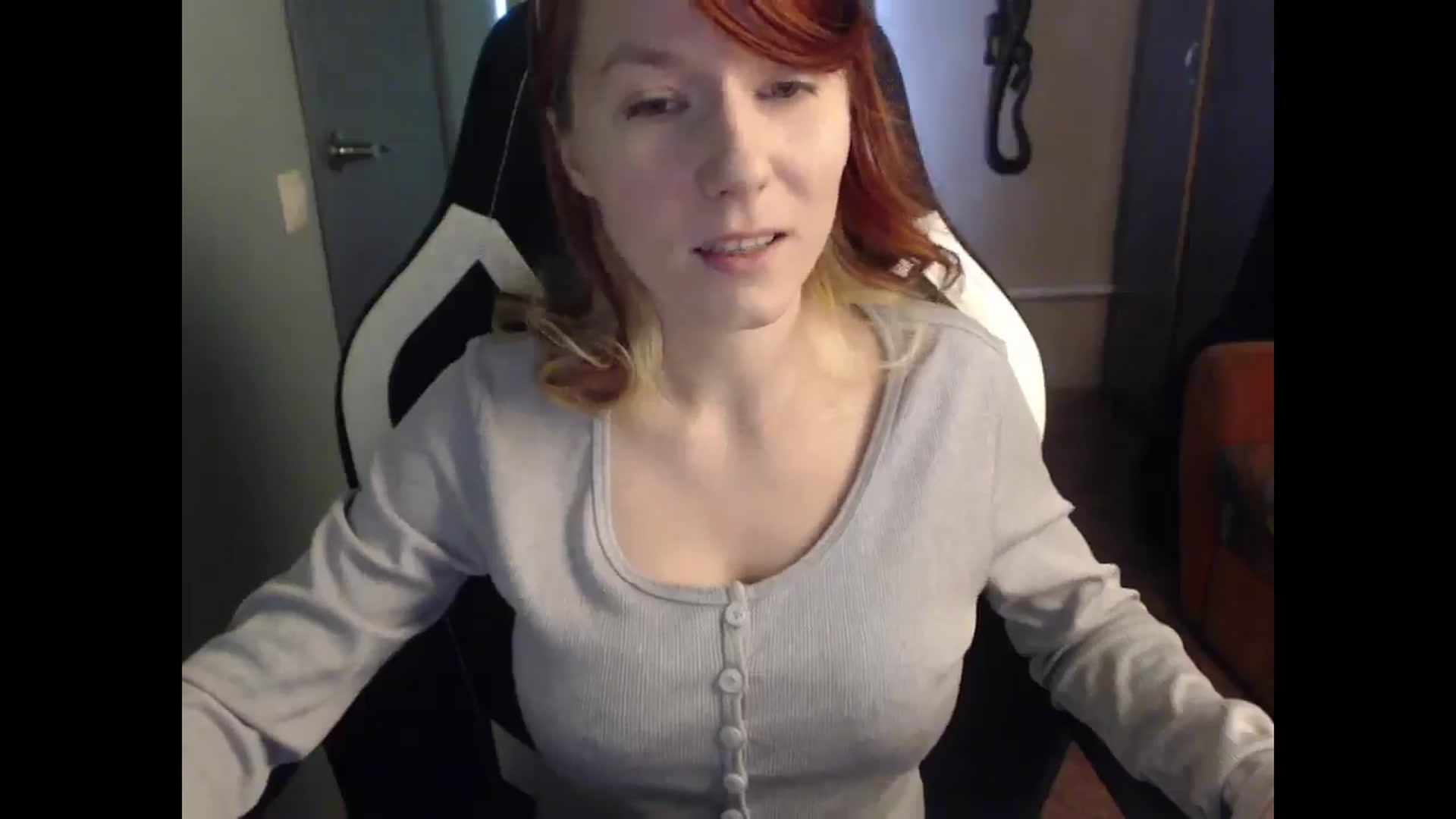 Gallery image thumbnail from NikiFoks18's myfreecams stream on, 04/28/2025, 07:22 image 19 of 20