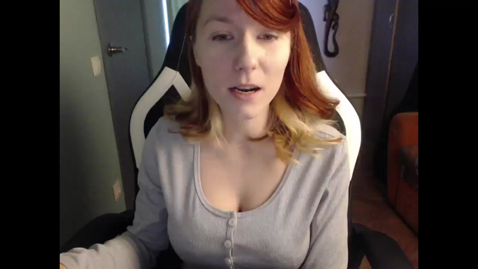 Gallery image thumbnail from NikiFoks18's myfreecams stream on, 04/28/2025, 07:22 image 6 of 20