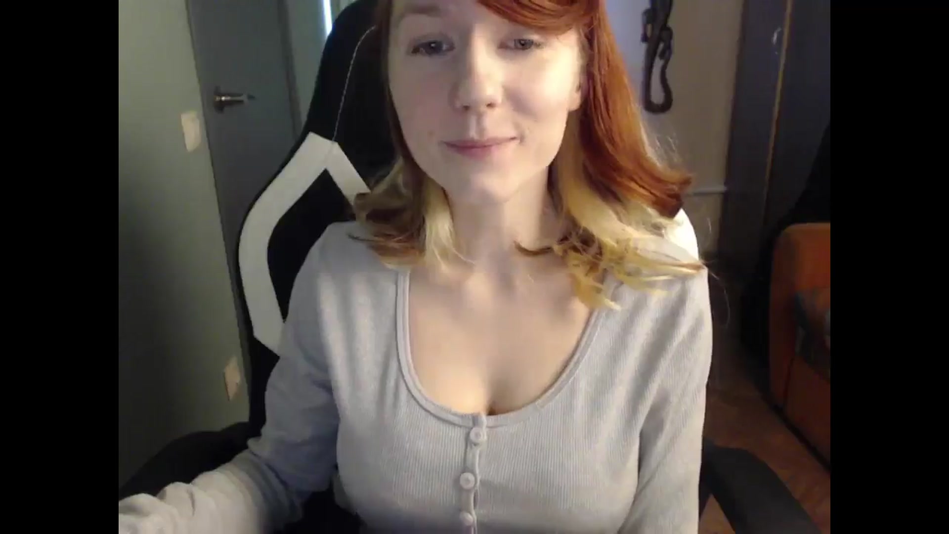 Gallery image thumbnail from NikiFoks18's myfreecams stream on, 04/28/2025, 07:22 image 8 of 20