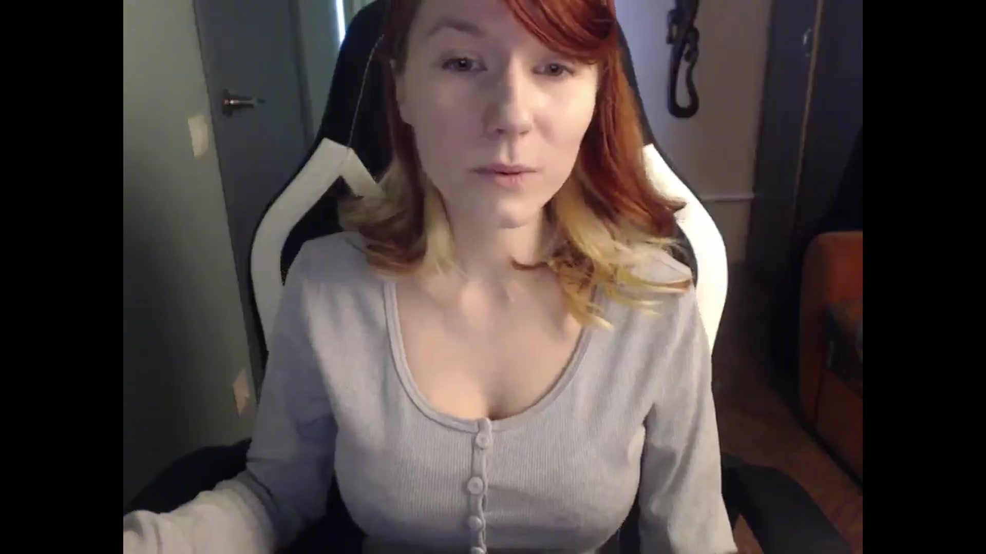 Gallery image thumbnail from NikiFoks18's myfreecams stream on, 04/28/2025, 07:22 image 9 of 20