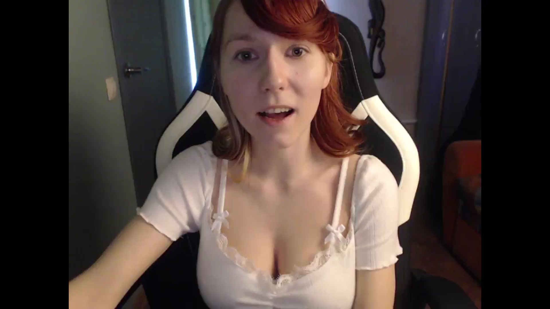Gallery image thumbnail from NikiFoks18's myfreecams stream on, 04/29/2025, 08:53 image 2 of 20