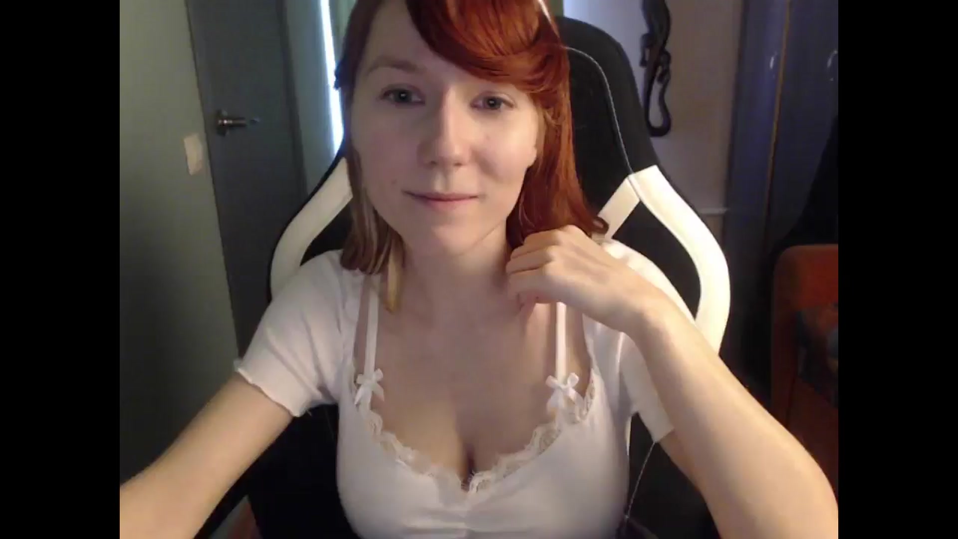 Gallery image thumbnail from NikiFoks18's myfreecams stream on, 04/29/2025, 08:53 image 1 of 20