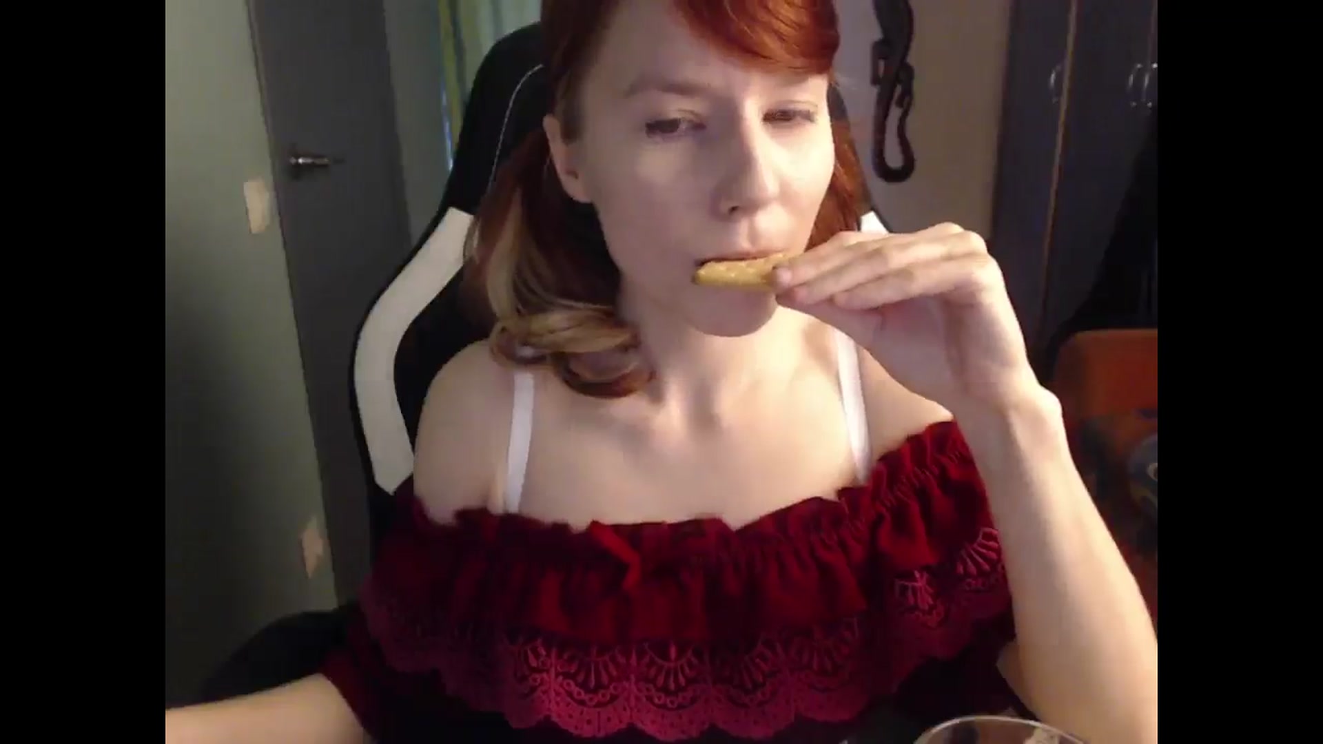 Gallery image thumbnail from NikiFoks18's myfreecams stream on, 04/30/2025, 07:59 image 19 of 20
