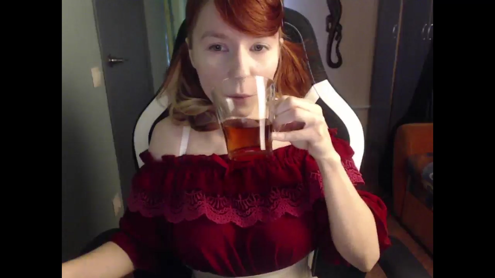 Gallery image thumbnail from NikiFoks18's myfreecams stream on, 04/30/2025, 07:59 image 13 of 20