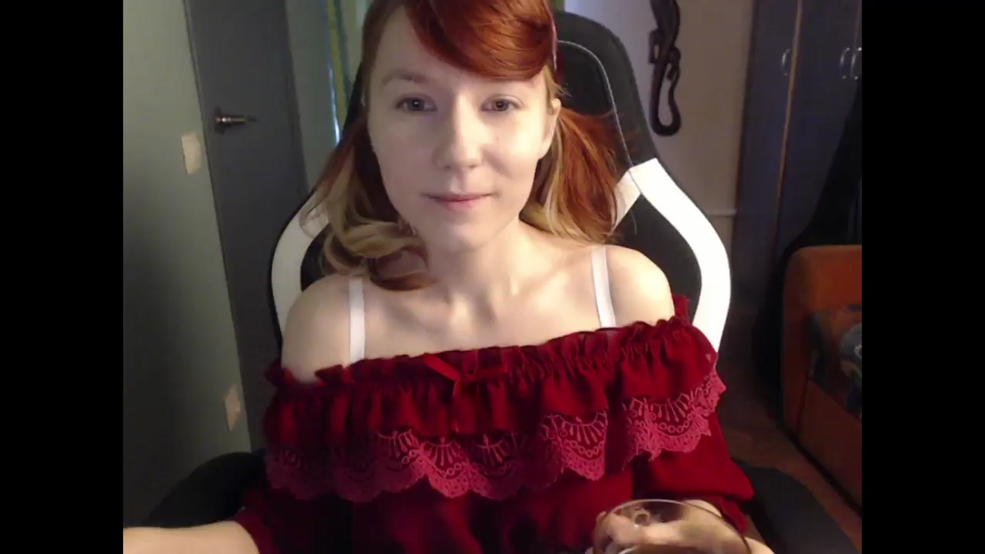 Gallery image thumbnail from NikiFoks18's myfreecams stream on, 04/30/2025, 07:59 image 8 of 20