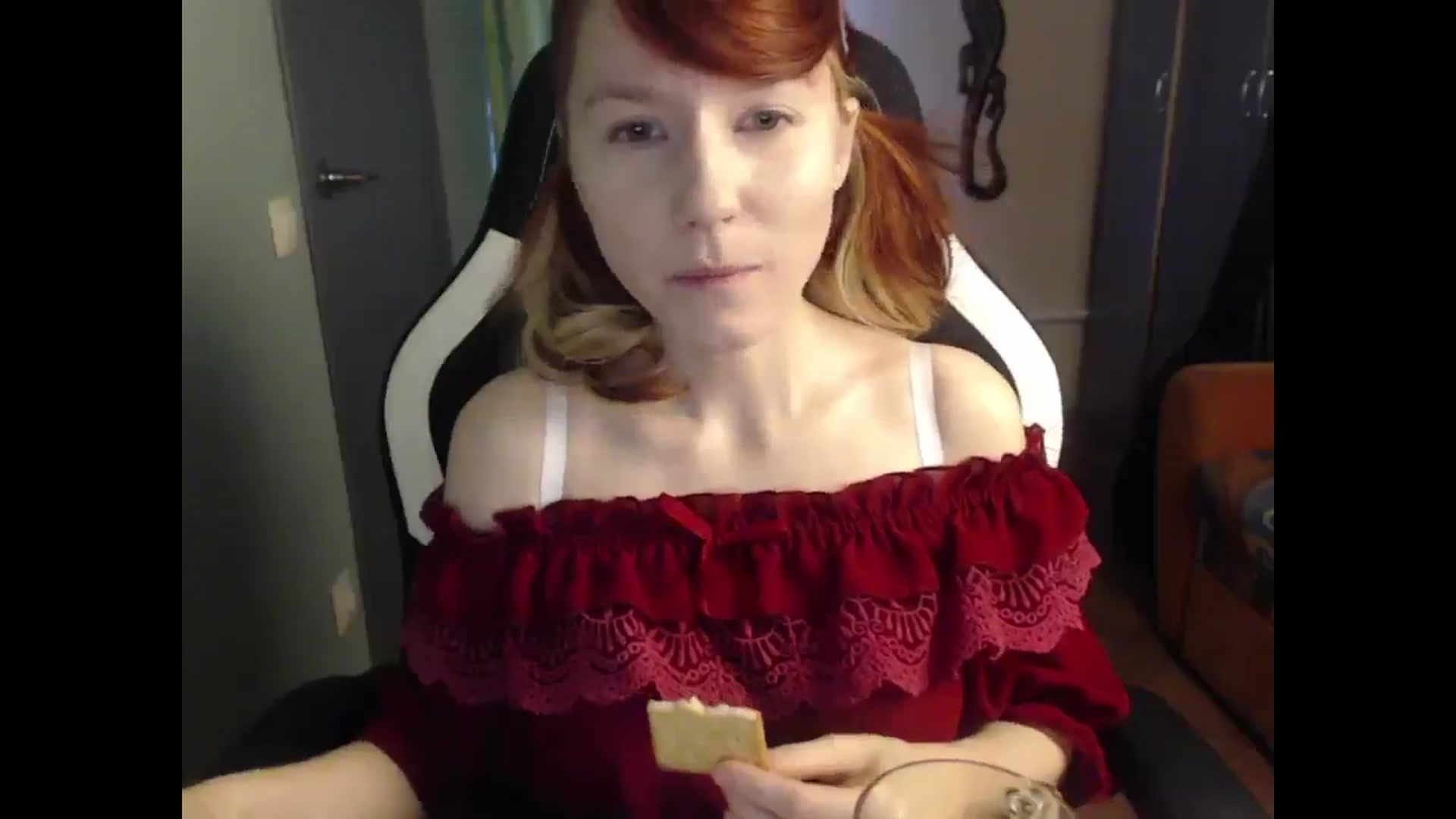 Gallery image thumbnail from NikiFoks18's myfreecams stream on, 04/30/2025, 07:59 image 11 of 20