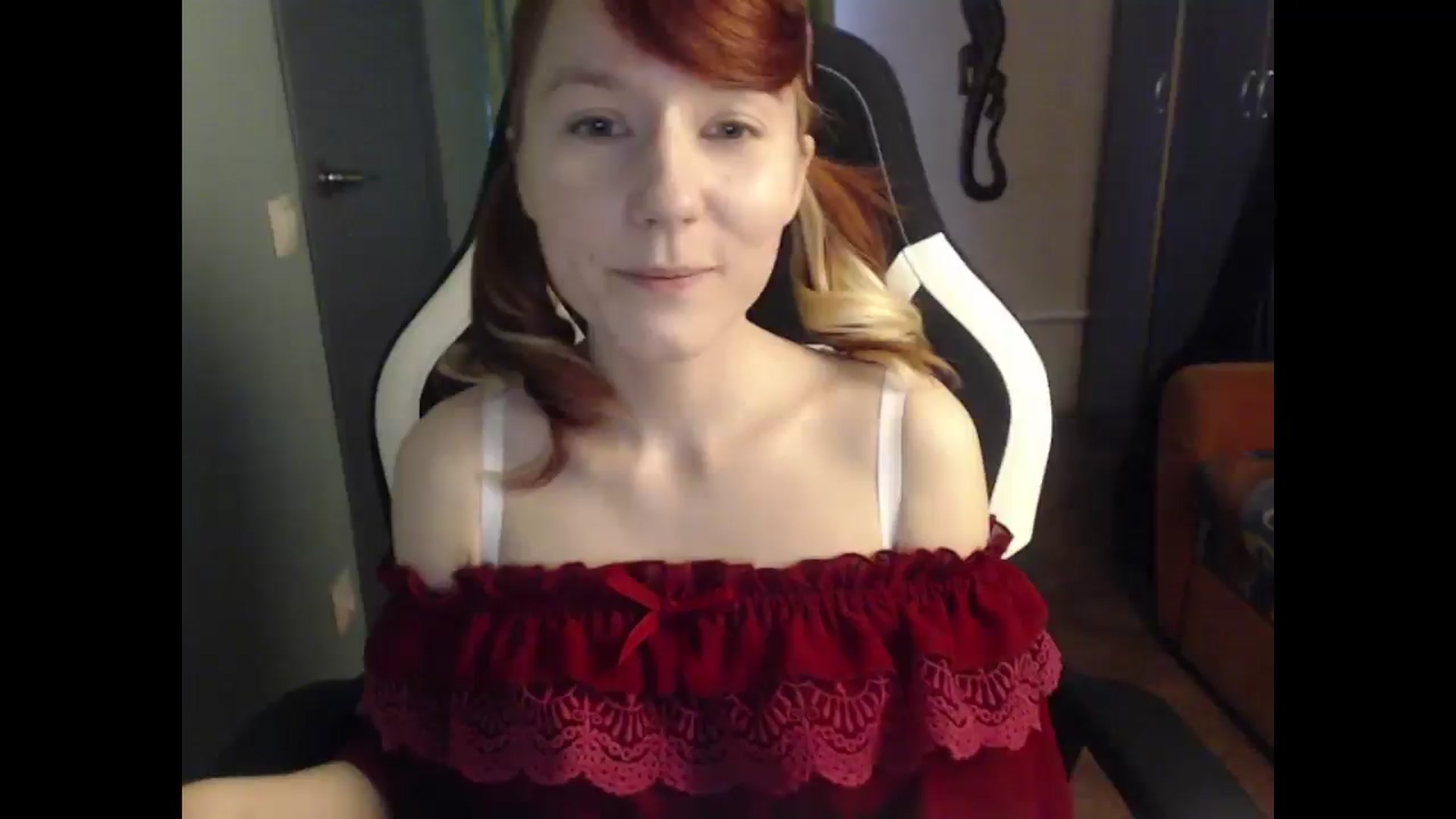 Gallery image thumbnail from NikiFoks18's myfreecams stream on, 04/30/2025, 09:14 image 16 of 20