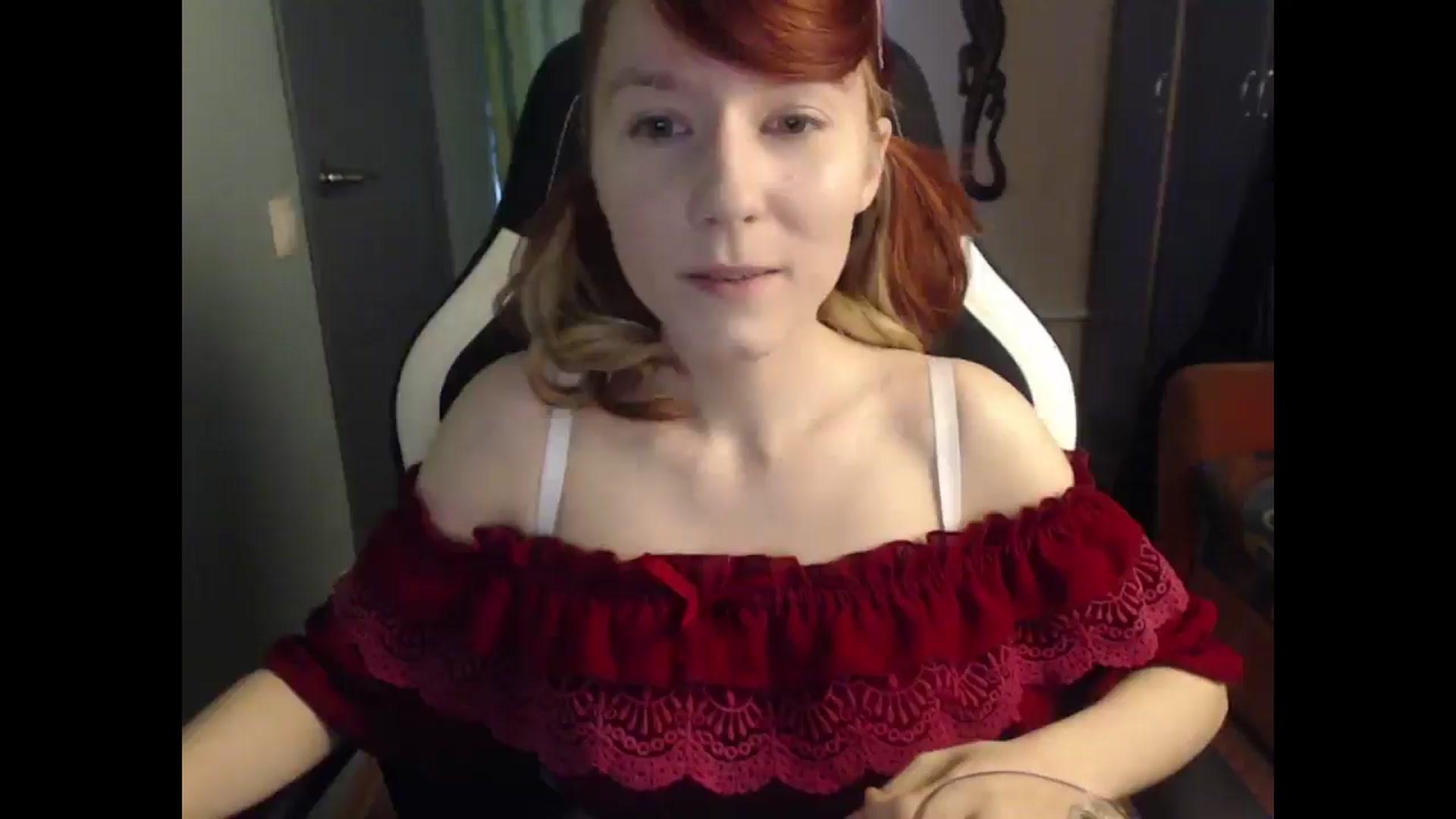 Gallery image thumbnail from NikiFoks18's myfreecams stream on, 04/30/2025, 09:14 image 1 of 20