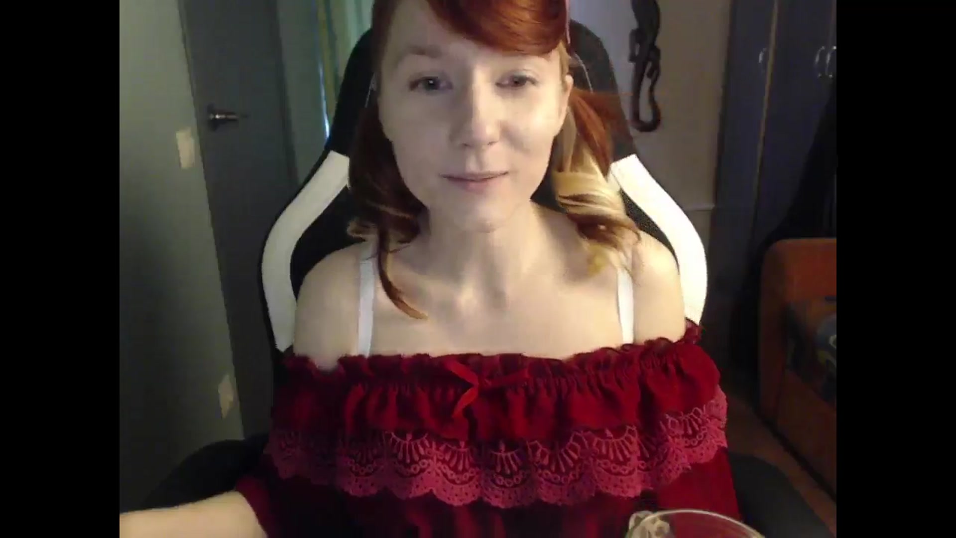 Gallery image thumbnail from NikiFoks18's myfreecams stream on, 04/30/2025, 09:14 image 10 of 20