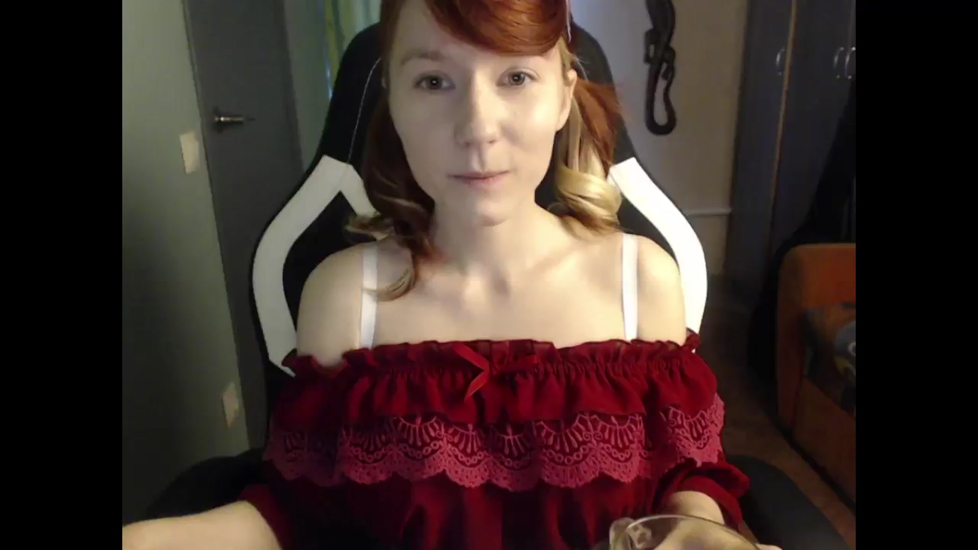 Gallery image thumbnail from NikiFoks18's myfreecams stream on, 04/30/2025, 09:14 image 14 of 20