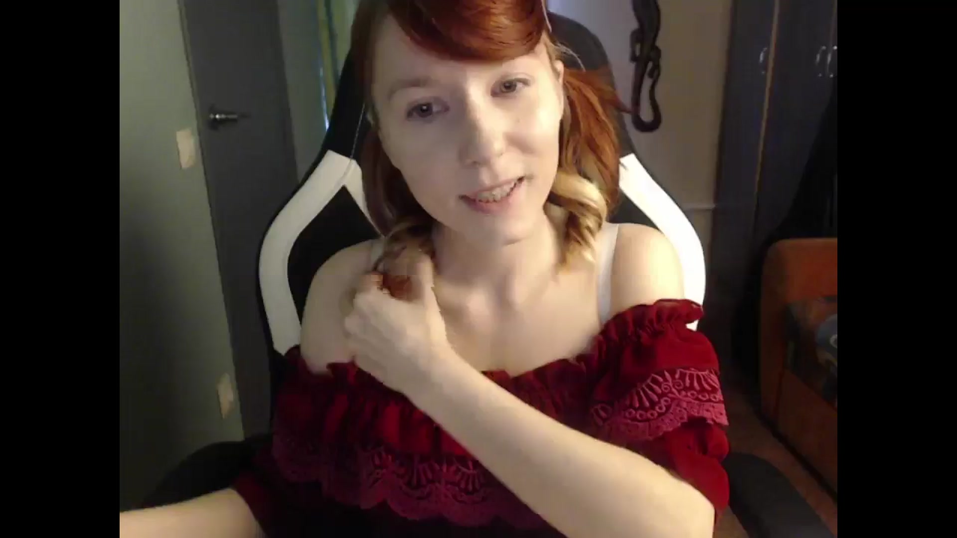 Gallery image thumbnail from NikiFoks18's myfreecams stream on, 04/30/2025, 09:14 image 2 of 20