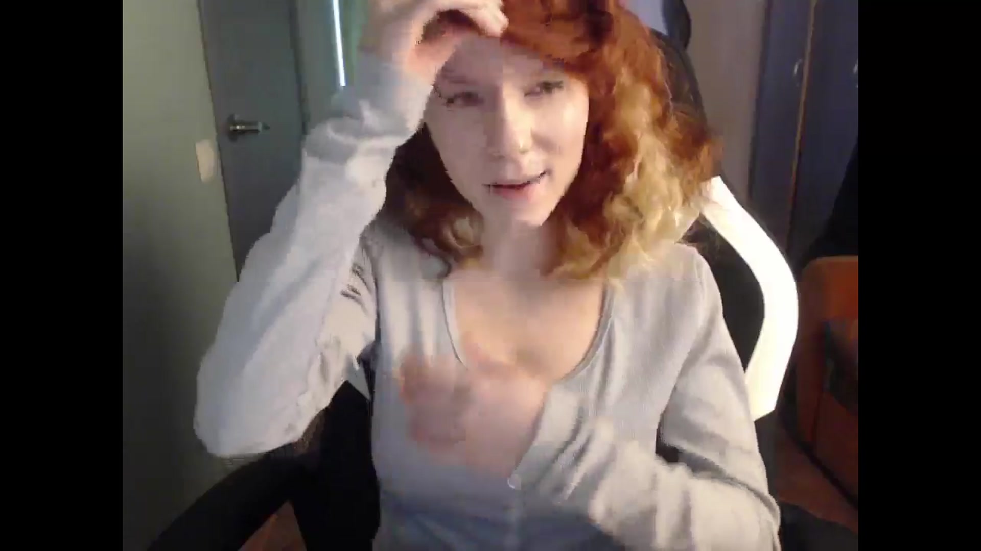 Gallery image thumbnail from NikiFoks18's myfreecams stream on, 05/04/2025, 08:55 image 17 of 20